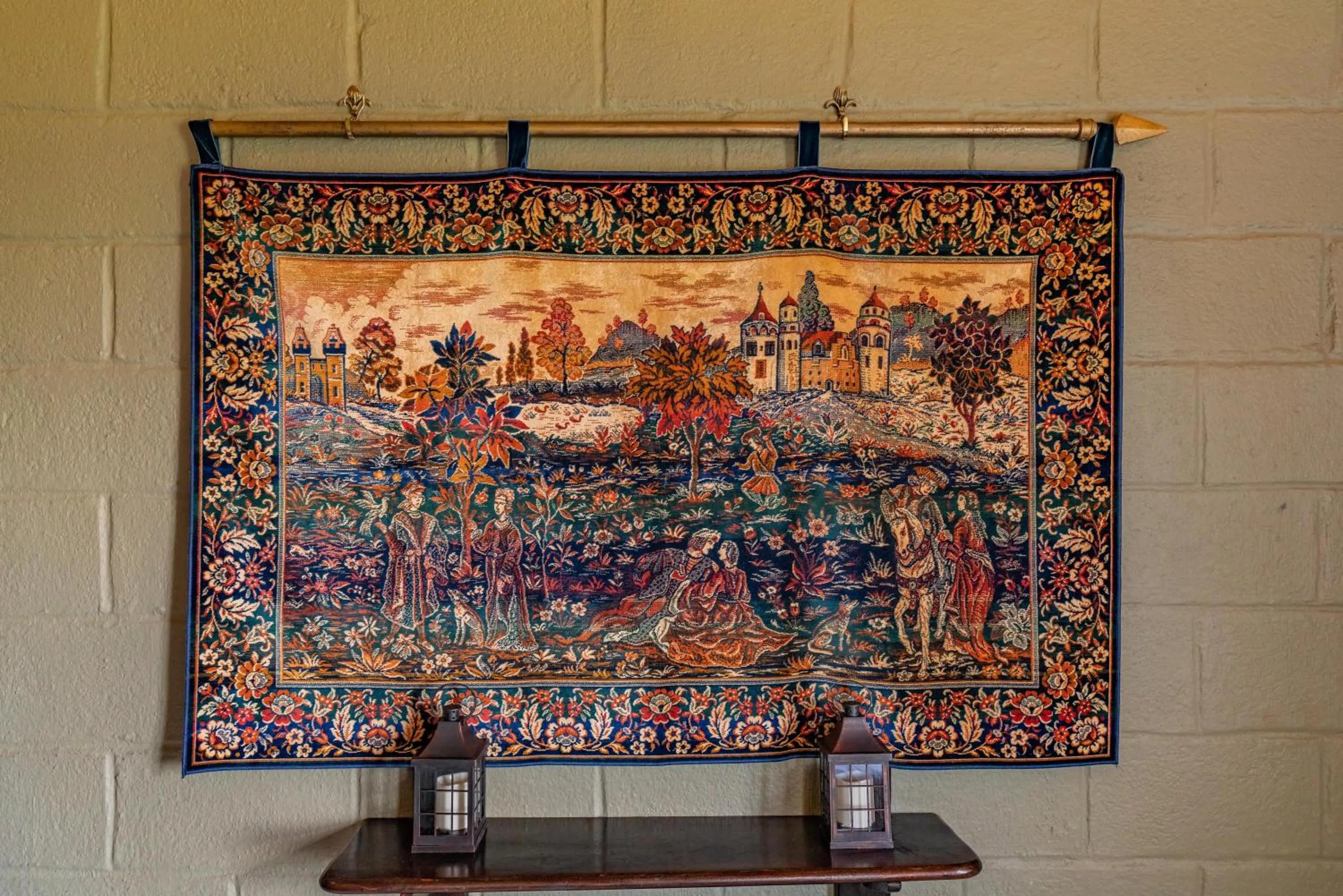 Decorative detail in Pousada Camelot Inn