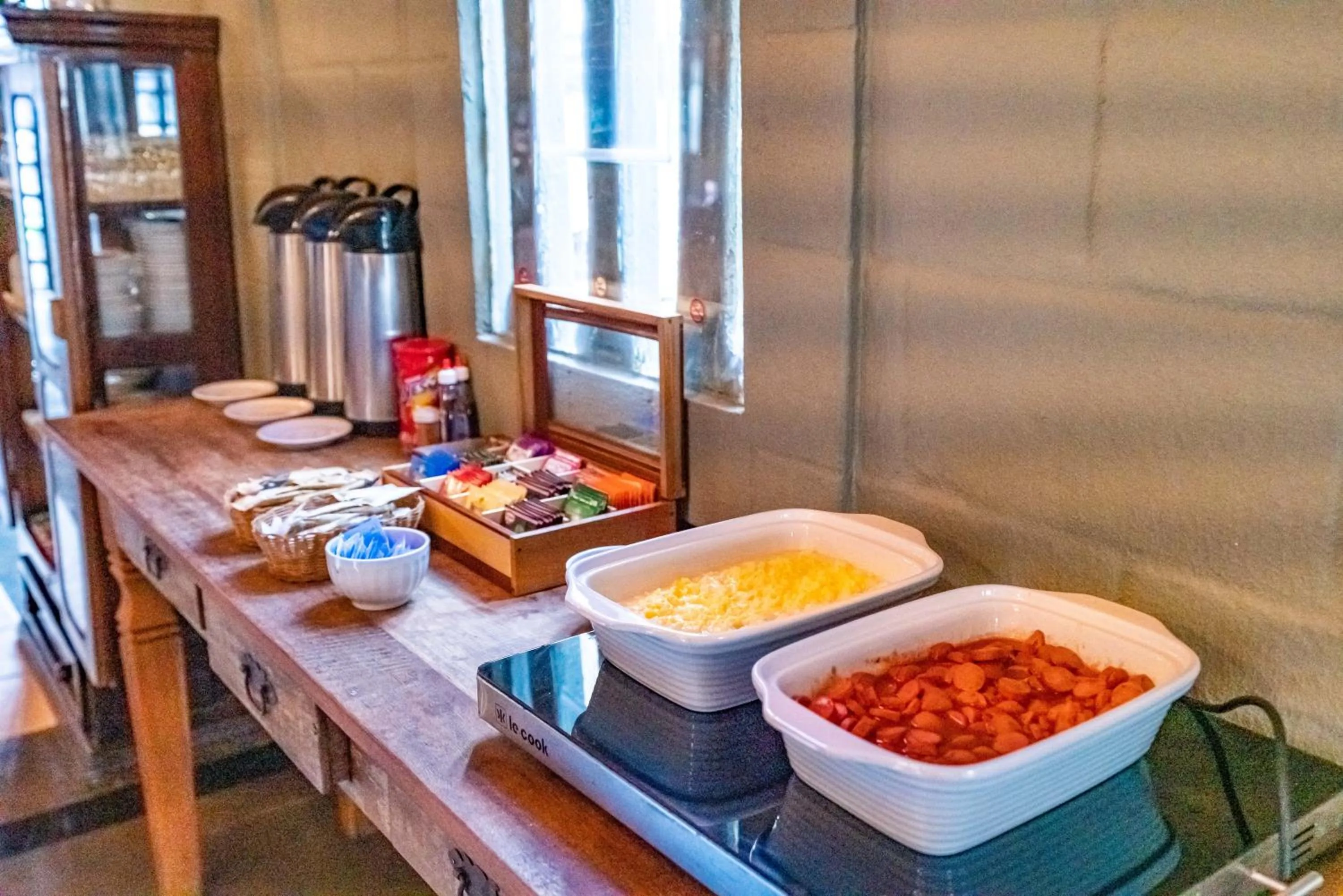 Continental breakfast in Pousada Camelot Inn