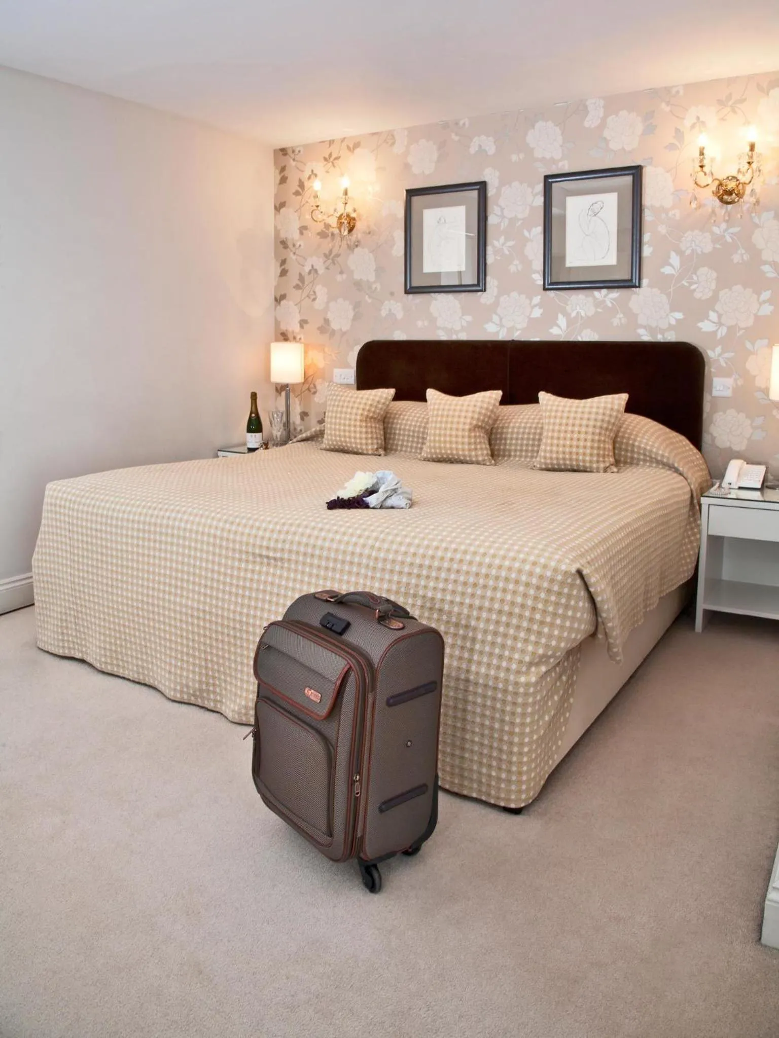 Superior Three-Bedroom Apartment in Arlington House Apartments