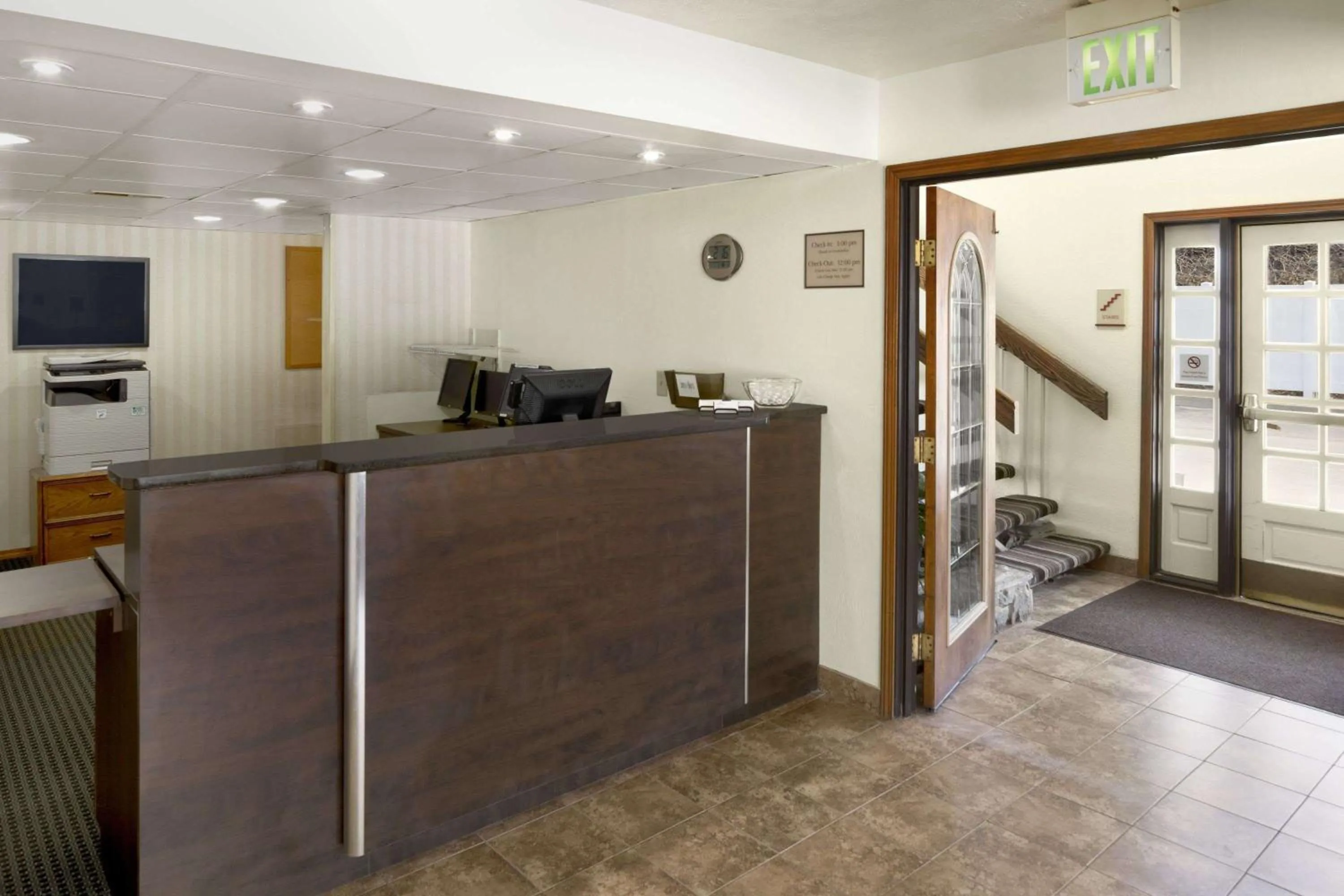 Lobby or reception in Hawthorn Extended Stay by Wyndham Fort Wayne