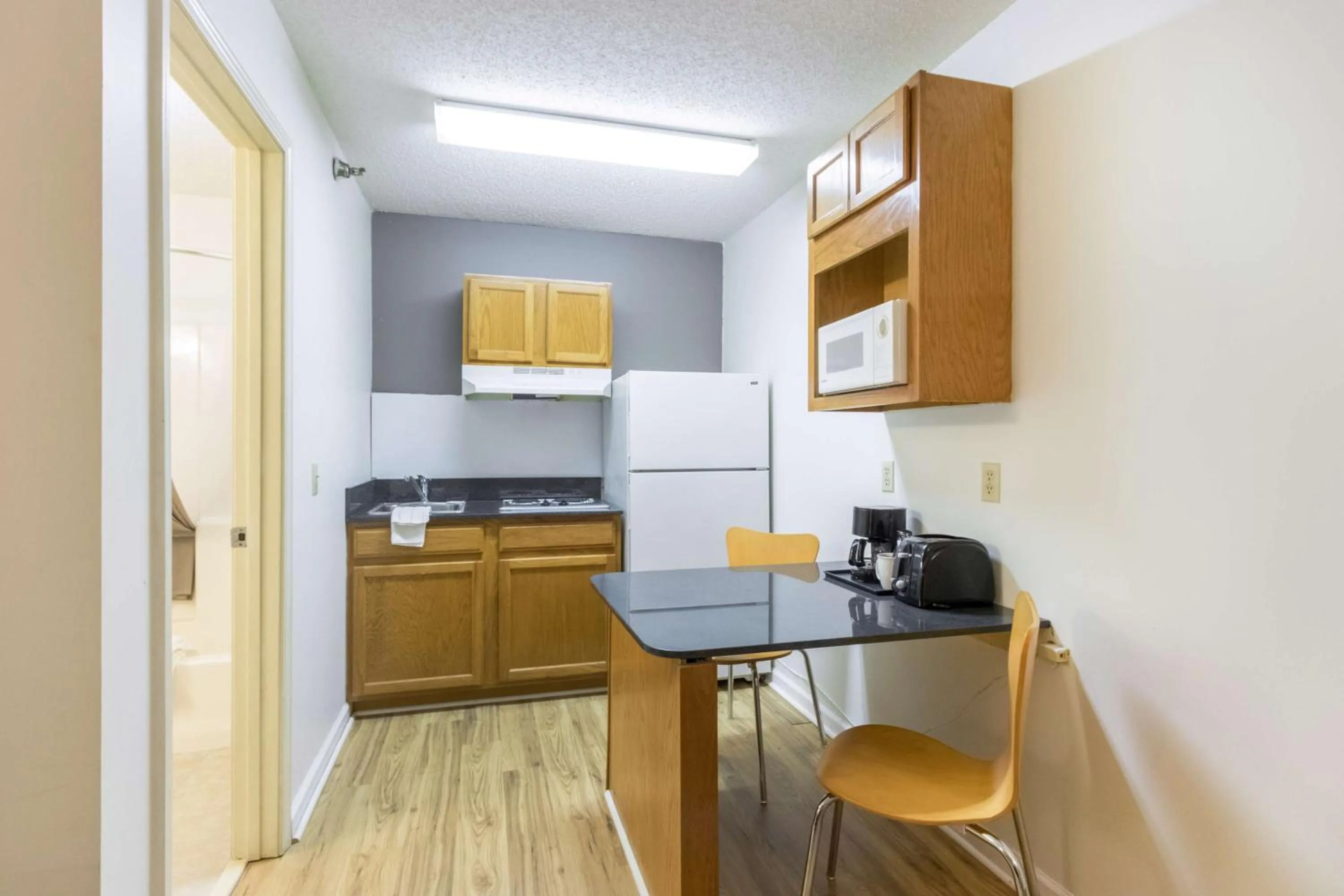 Kitchen or kitchenette in Studio 6-Statesboro, GA