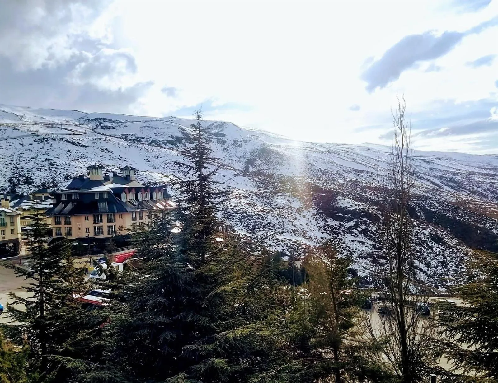 TODOSIERRANEVADA ZONA BAJA - MONTBLANC VISTAS A LA MONTANA - Junto a los Telecabinas