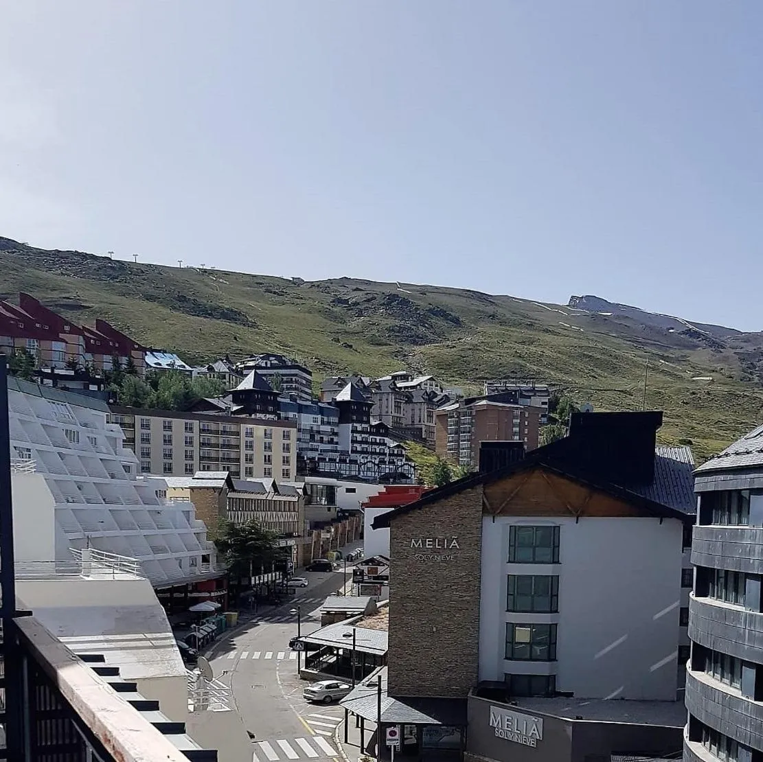 TODOSIERRANEVADA ZONA BAJA - MONTBLANC VISTAS A LA MONTANA - Junto a los Telecabinas