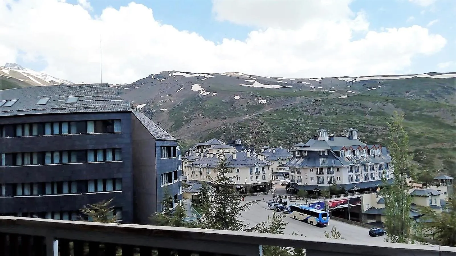 TODOSIERRANEVADA ZONA BAJA - MONTBLANC VISTAS A LA MONTANA - Junto a los Telecabinas