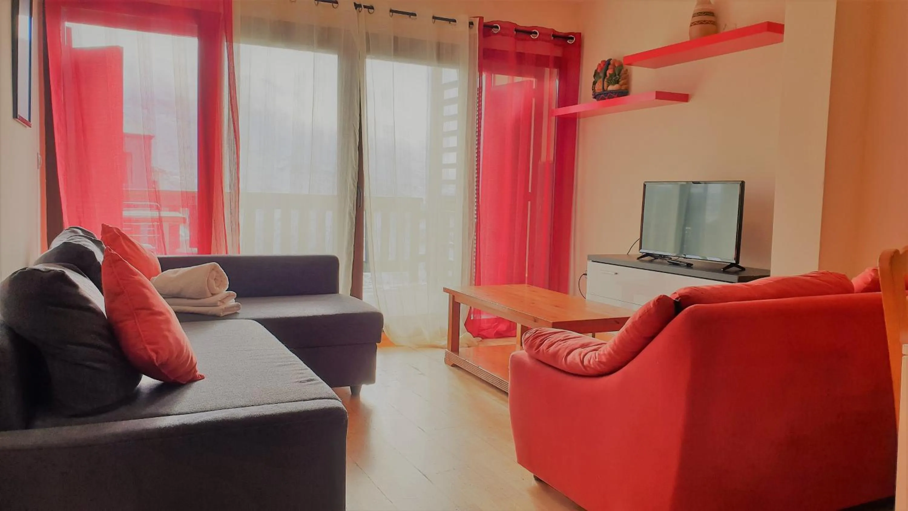 TODOSIERRANEVADA ZONA BAJA - MONTBLANC VISTAS A LA MONTANA - Junto a los Telecabinas