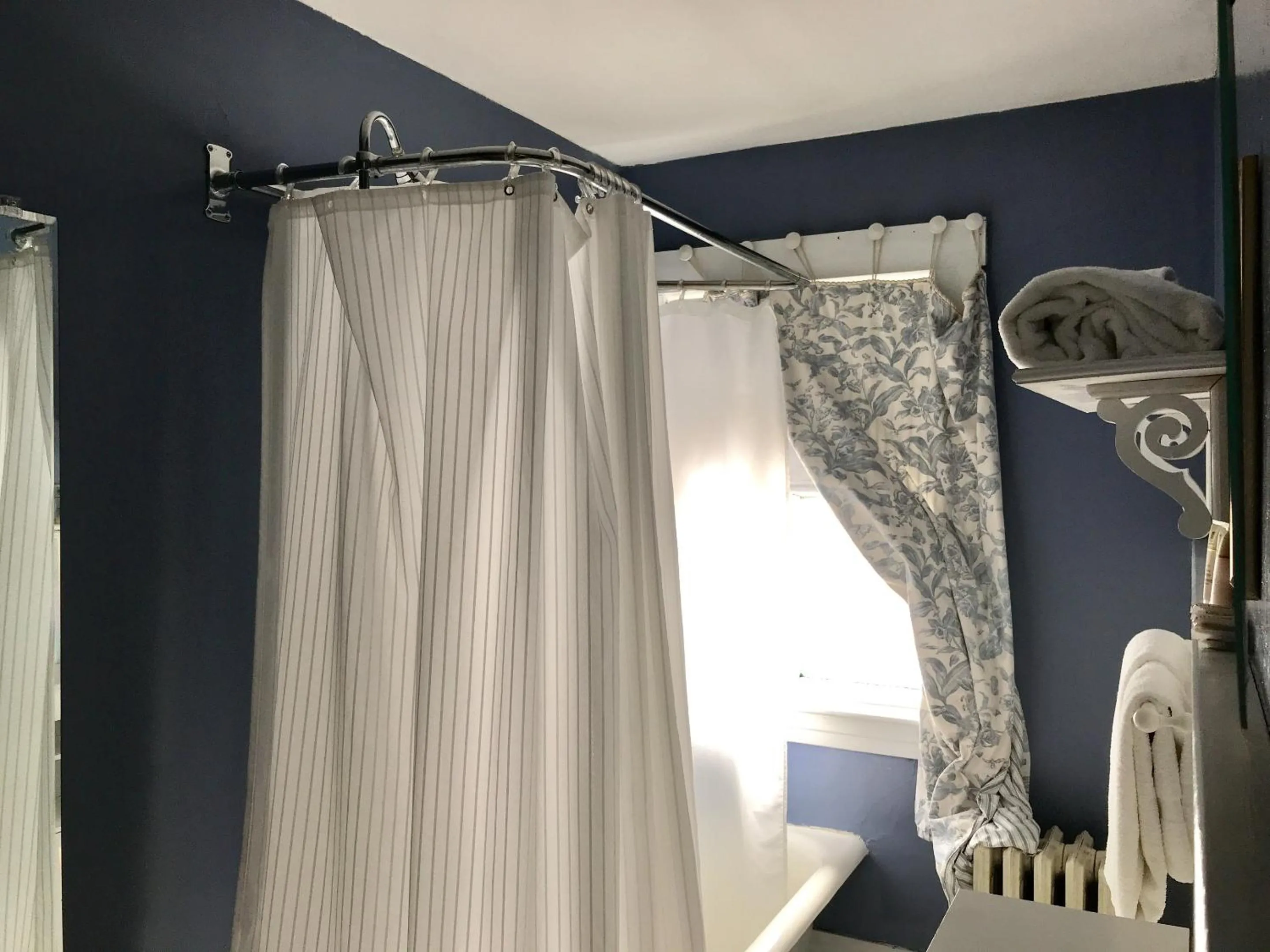 Bathroom in The Monadnock Inn