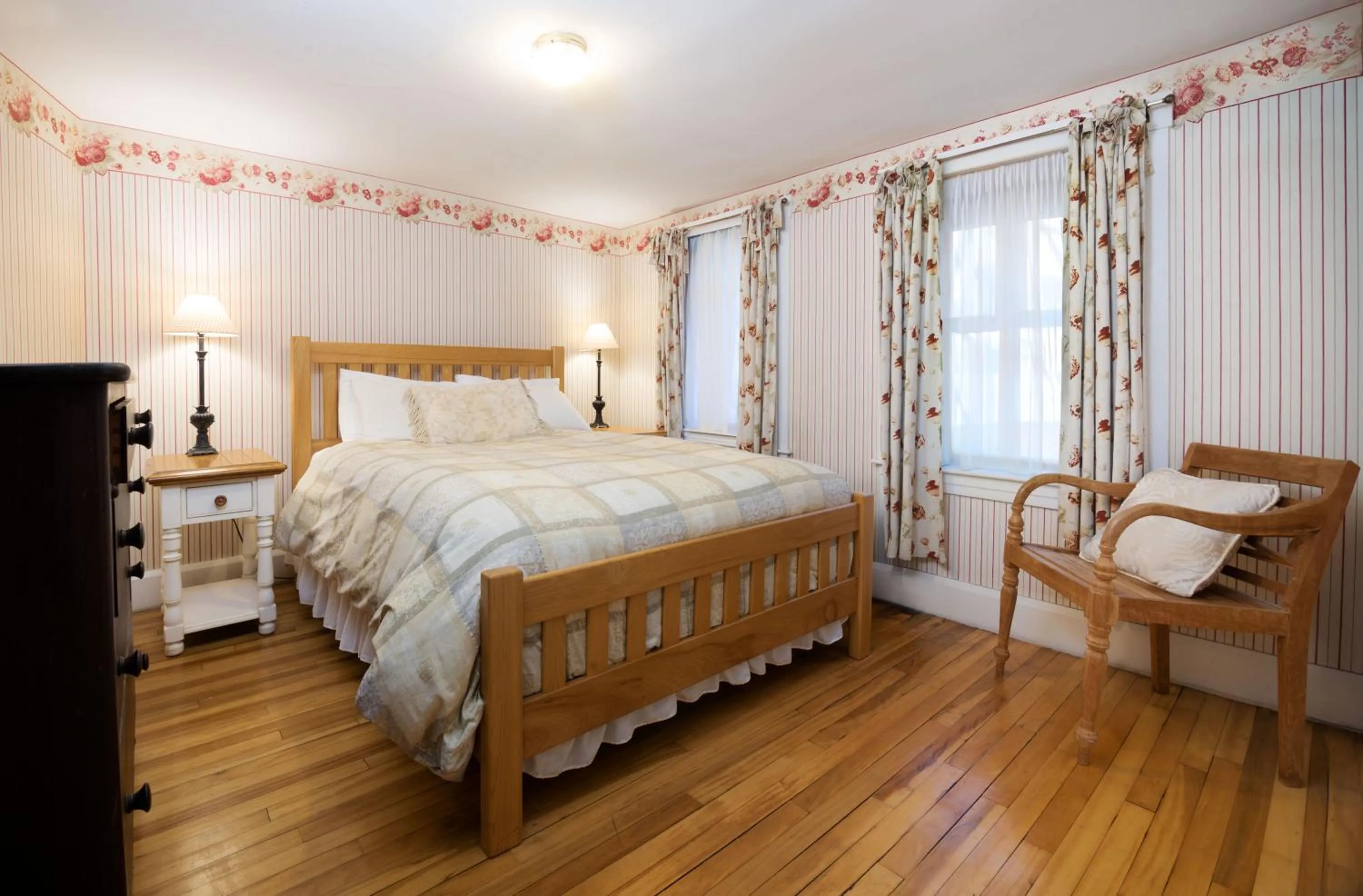 Bed in The Monadnock Inn