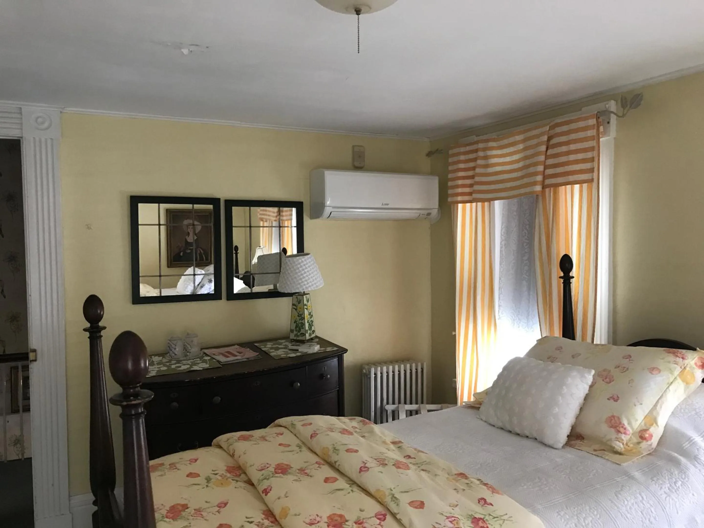 Bedroom, Bed in The Monadnock Inn