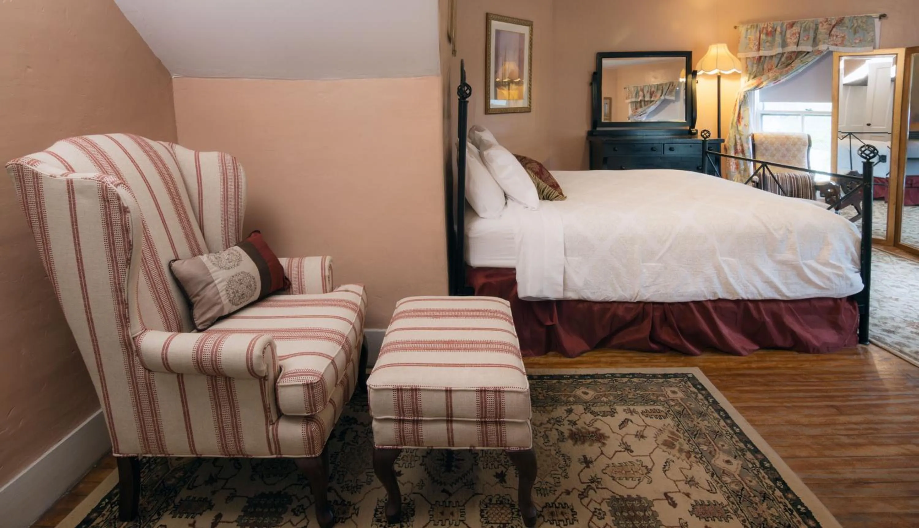 Bed in The Monadnock Inn