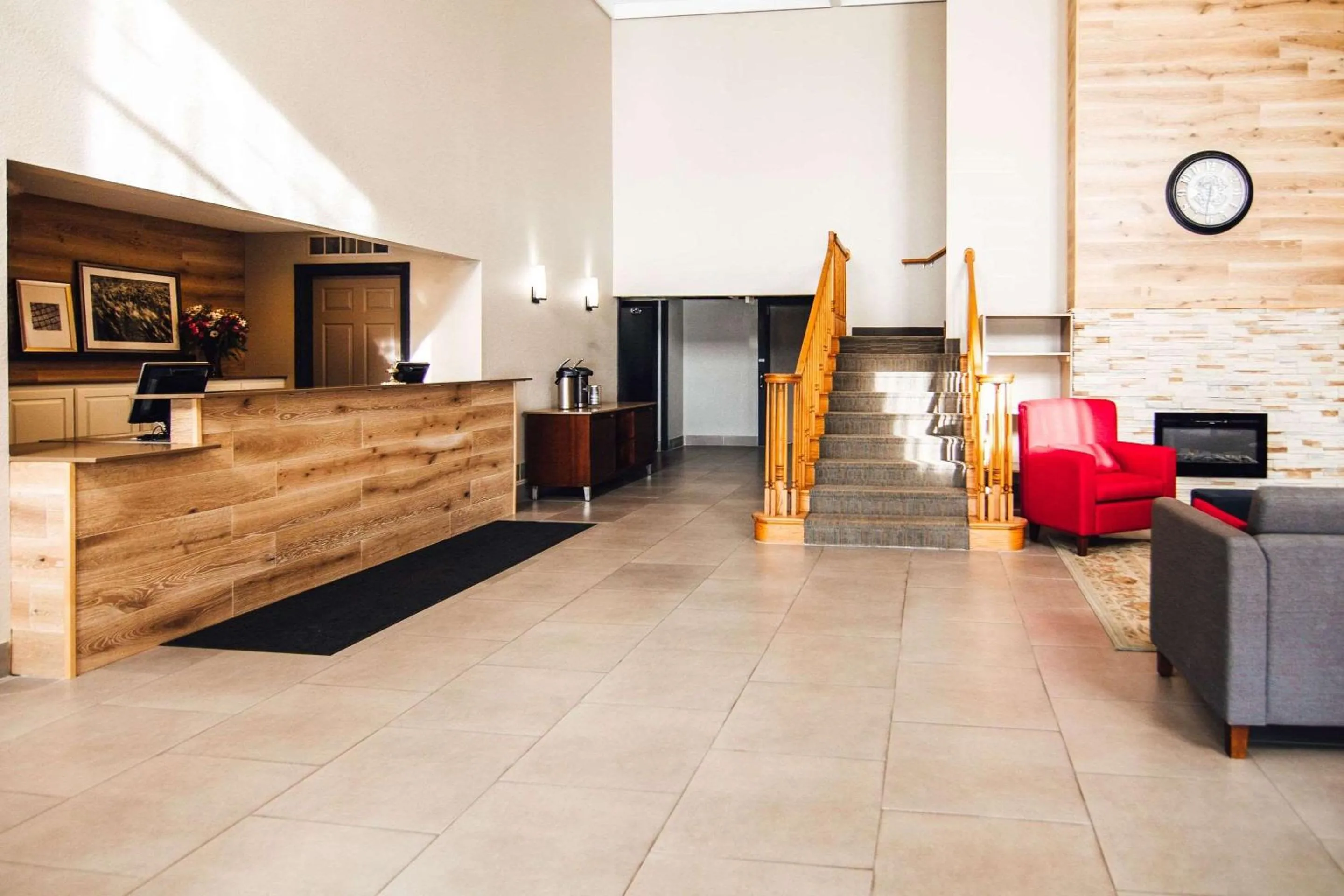 Lobby or reception in Country Inn & Suites by Radisson, Stockton, IL