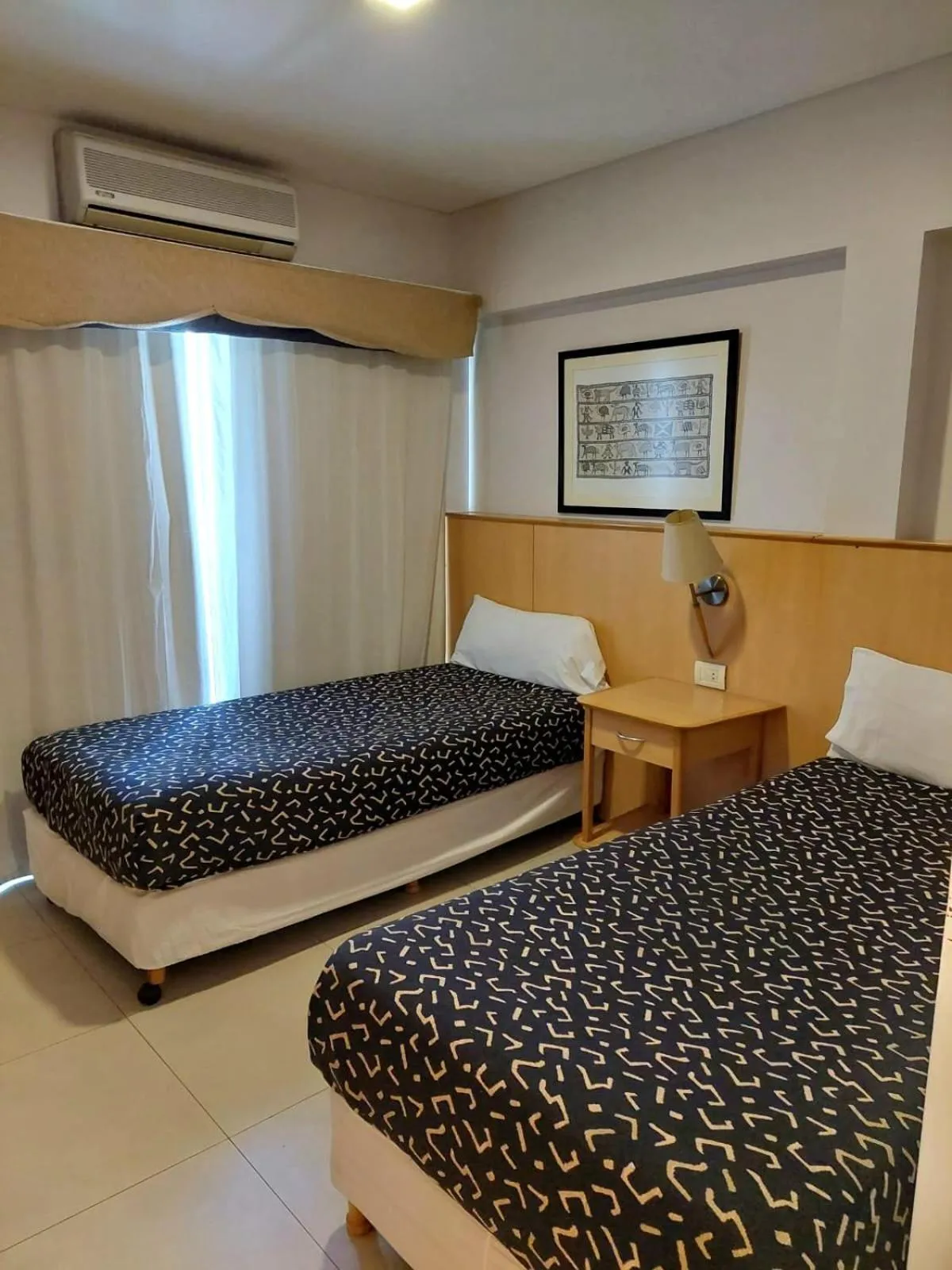 Budget Double Room in Urbana Suites