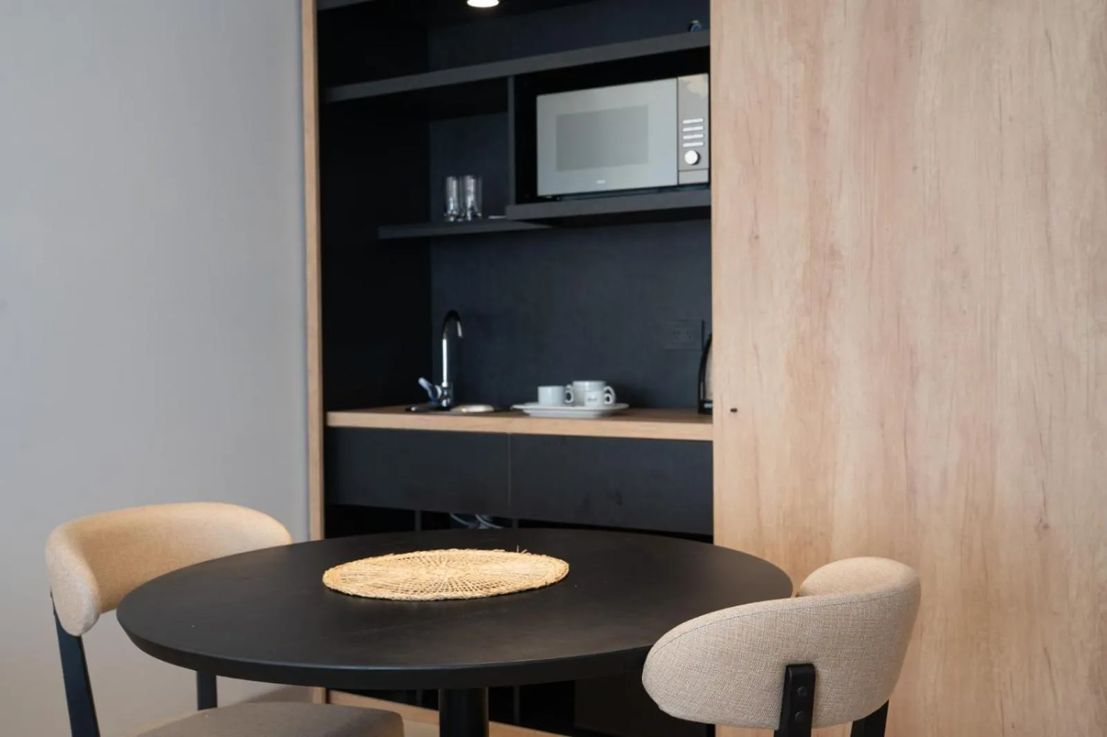 Area and facilities in Urbana Suites