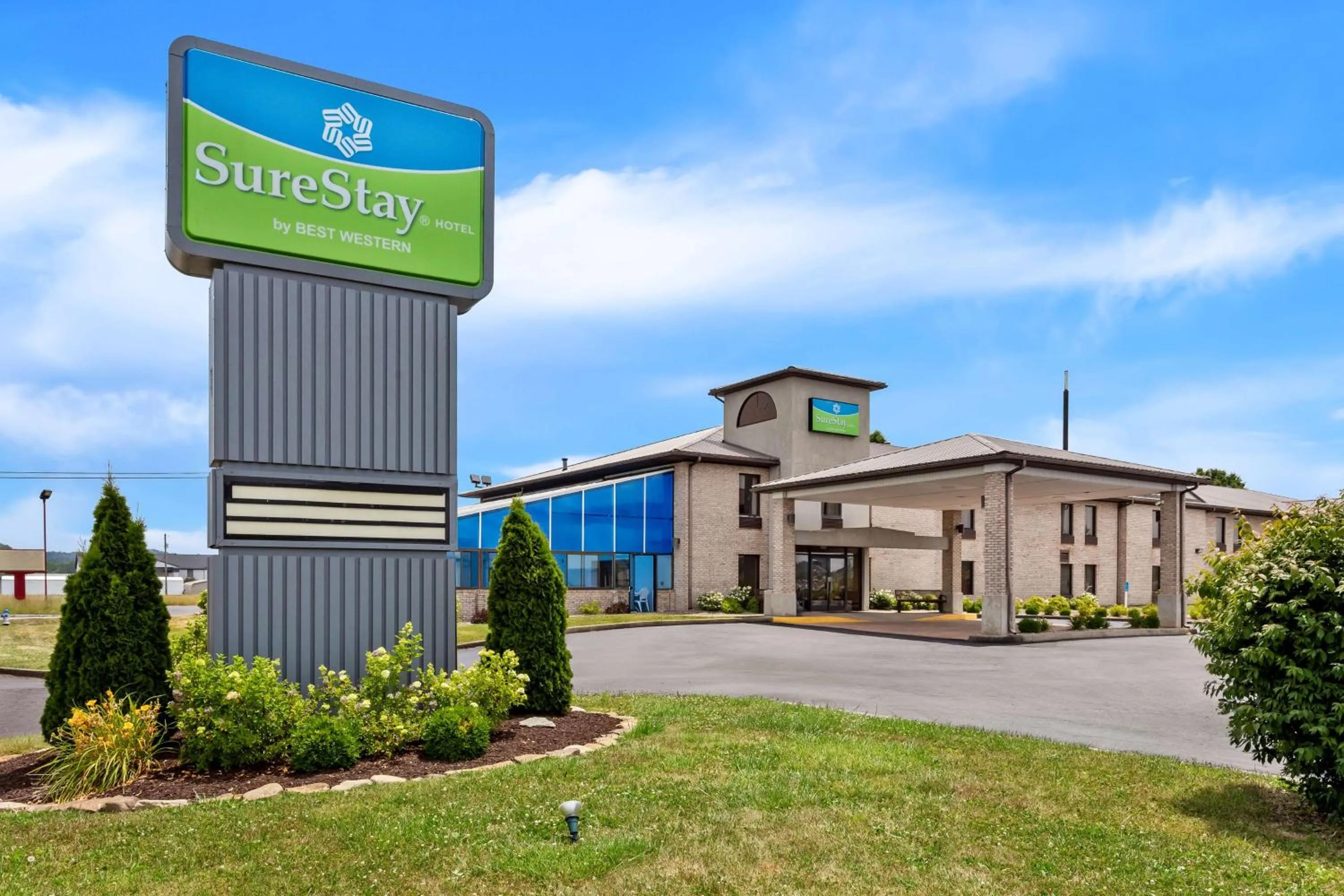 Property building in SureStay by Best Western Grayson