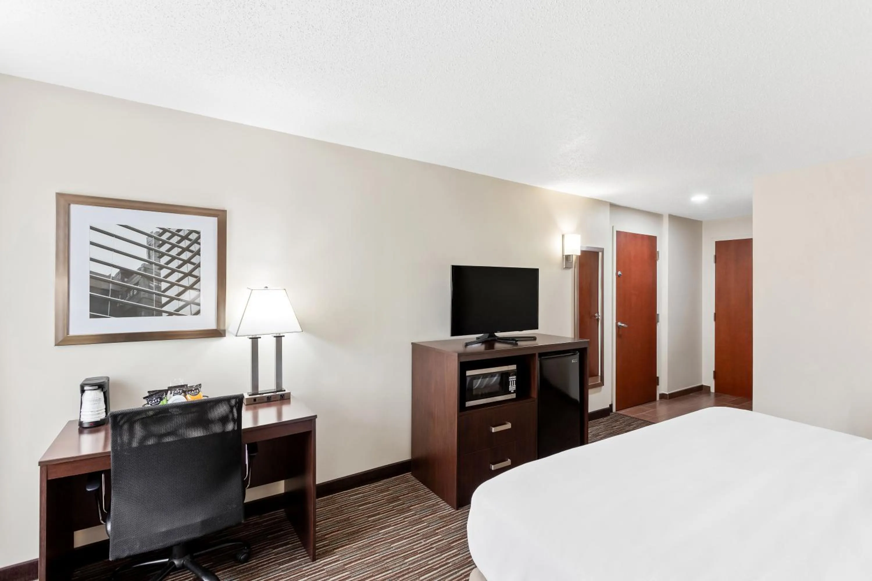 Bedroom, Bed in SureStay by Best Western Grayson