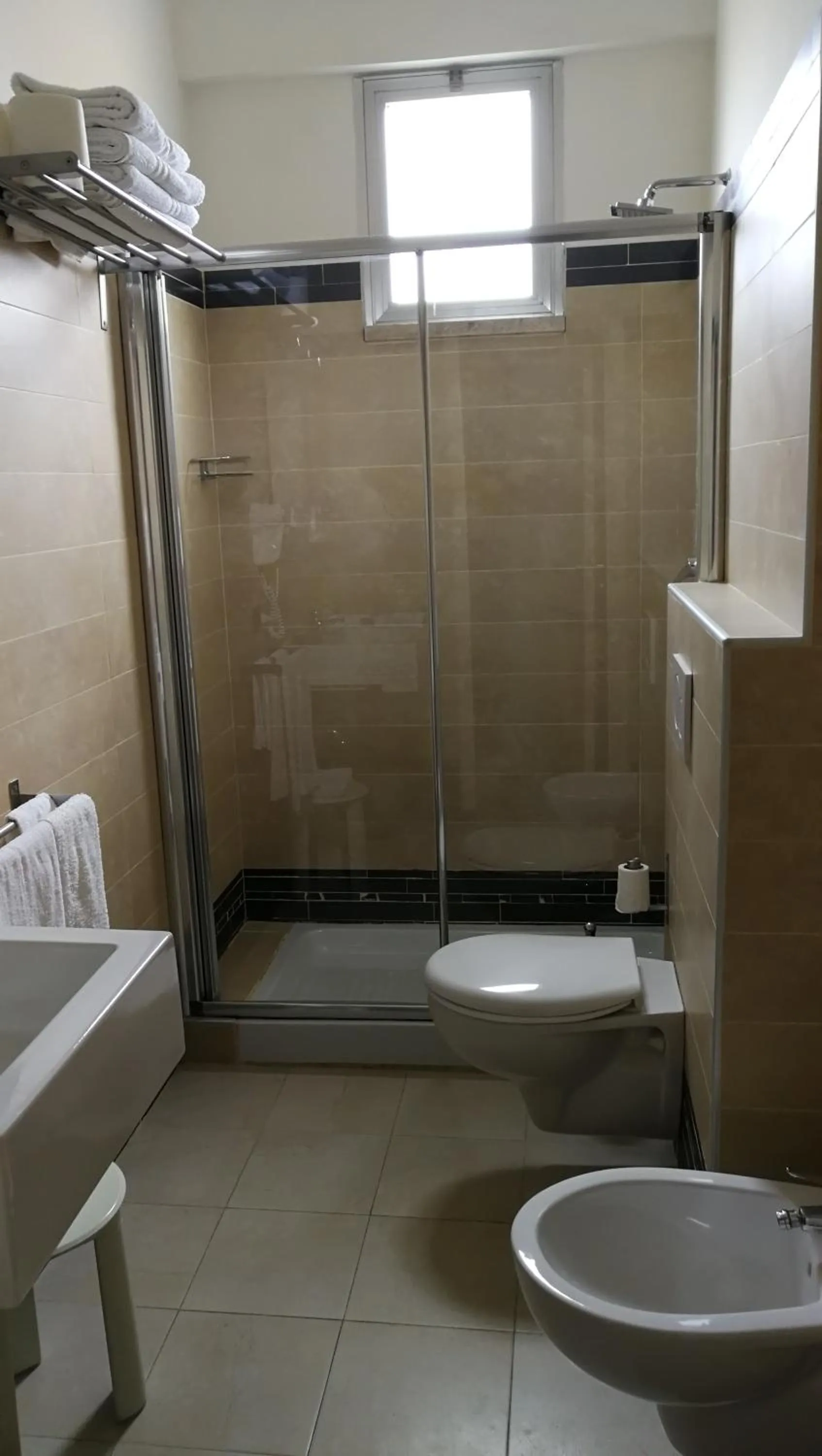 Shower in Hotel Alaska