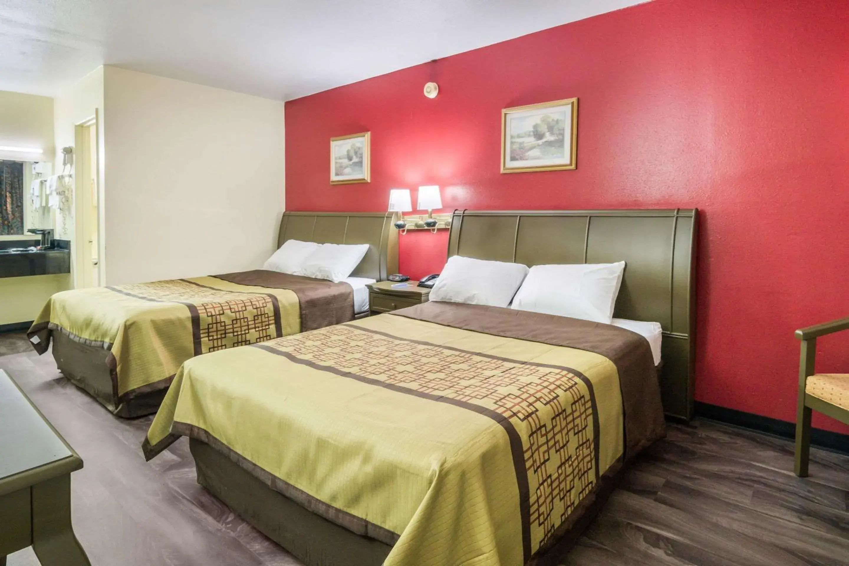 Standard Queen Room with Two Queen Beds - Non Smoking in Rodeway Inn Ranger I-20 Standard Queen Room with Two Queen Beds - Non Smoking in Rodeway Inn Ranger I-20