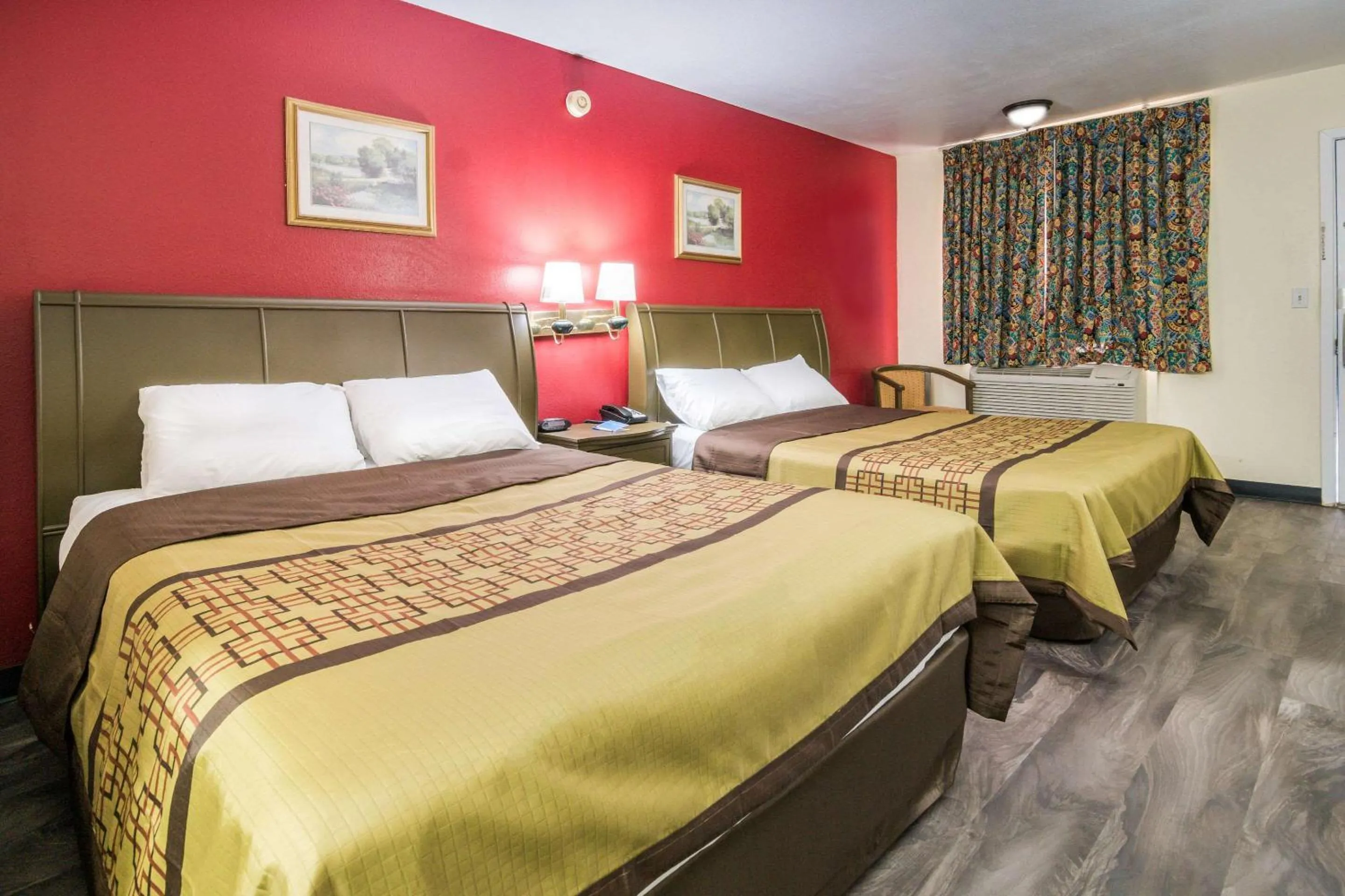 Photo of the whole room, Bed in Rodeway Inn Ranger I-20