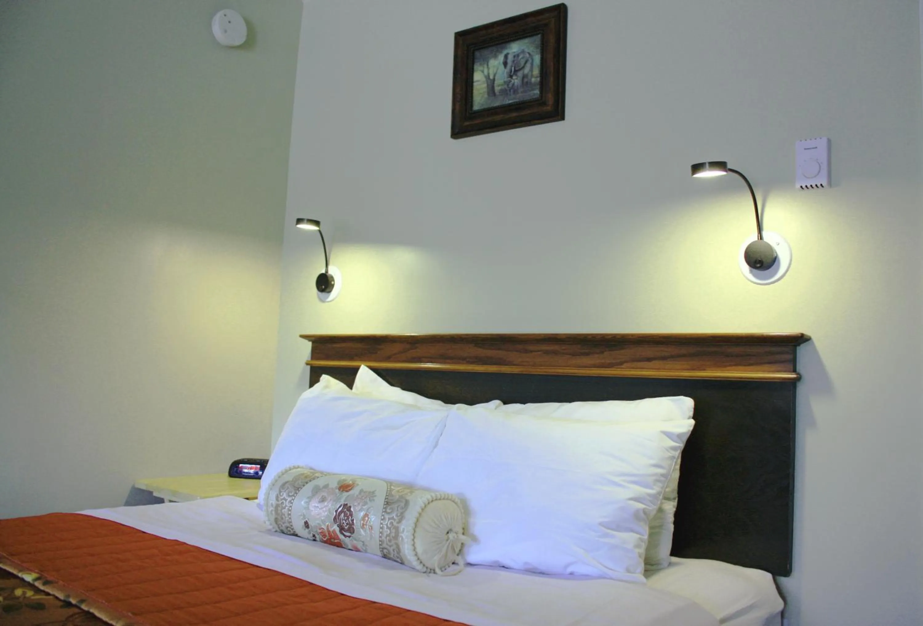 Bedroom, Bed in Motel Le JoliBourg