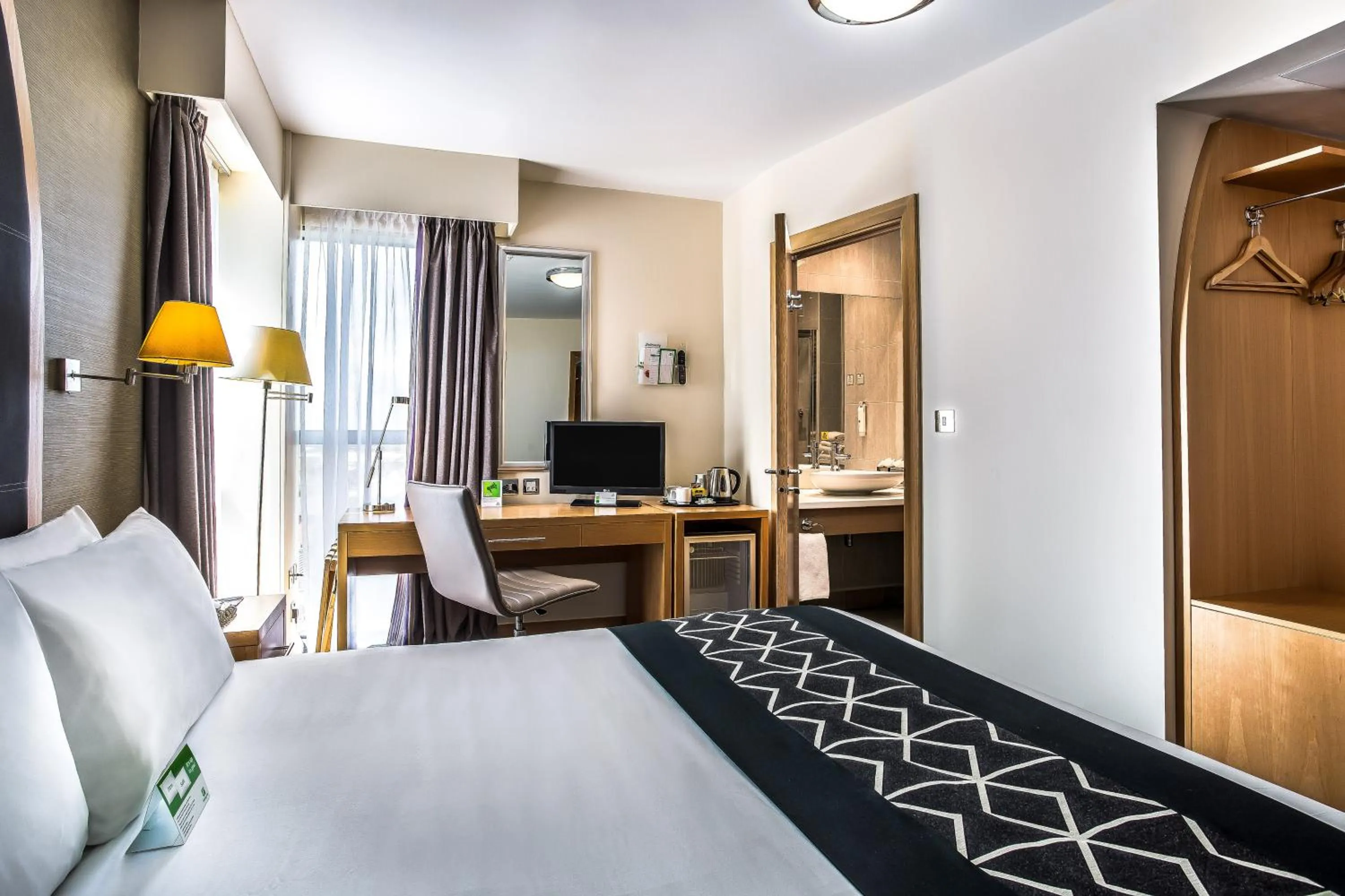 Photo of the whole room, Bed in Holiday Inn Birmingham North - Cannock by IHG