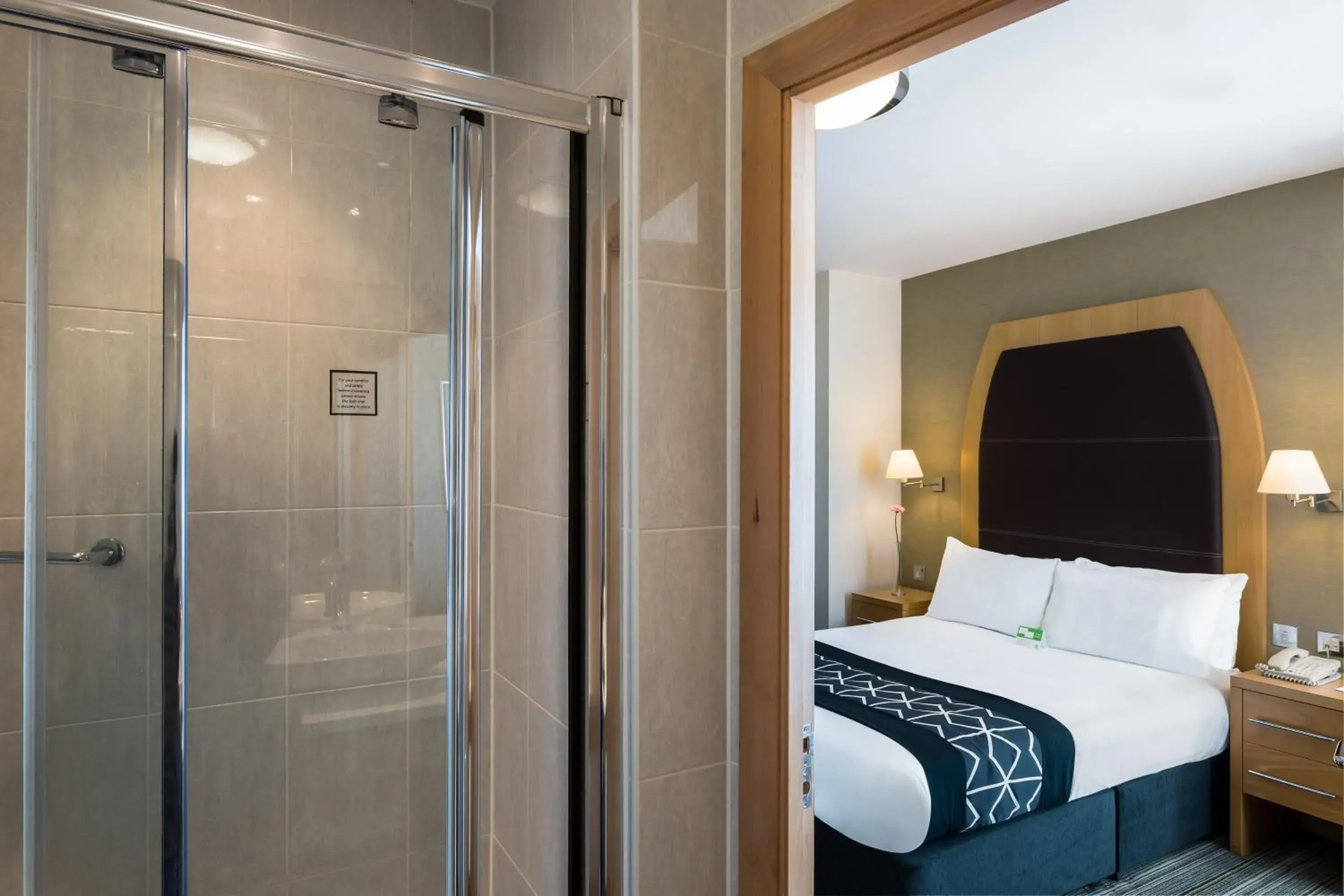 Standard Double Room in Holiday Inn Birmingham North - Cannock by IHG Standard Double Room in Holiday Inn Birmingham North - Cannock by IHG