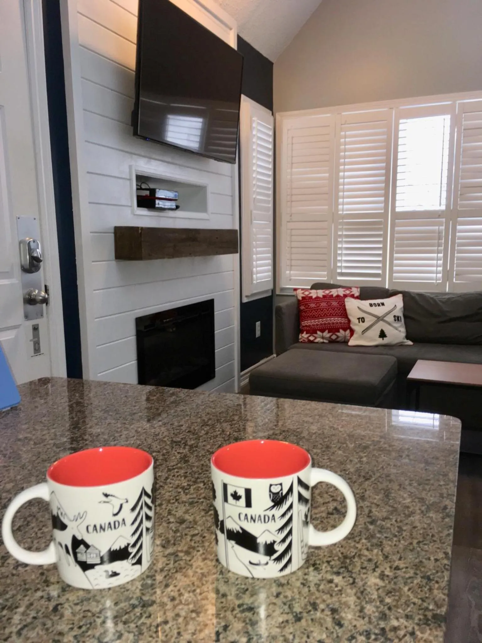 Dining area in Blue Mountain Studio Loft at North Creek Resort