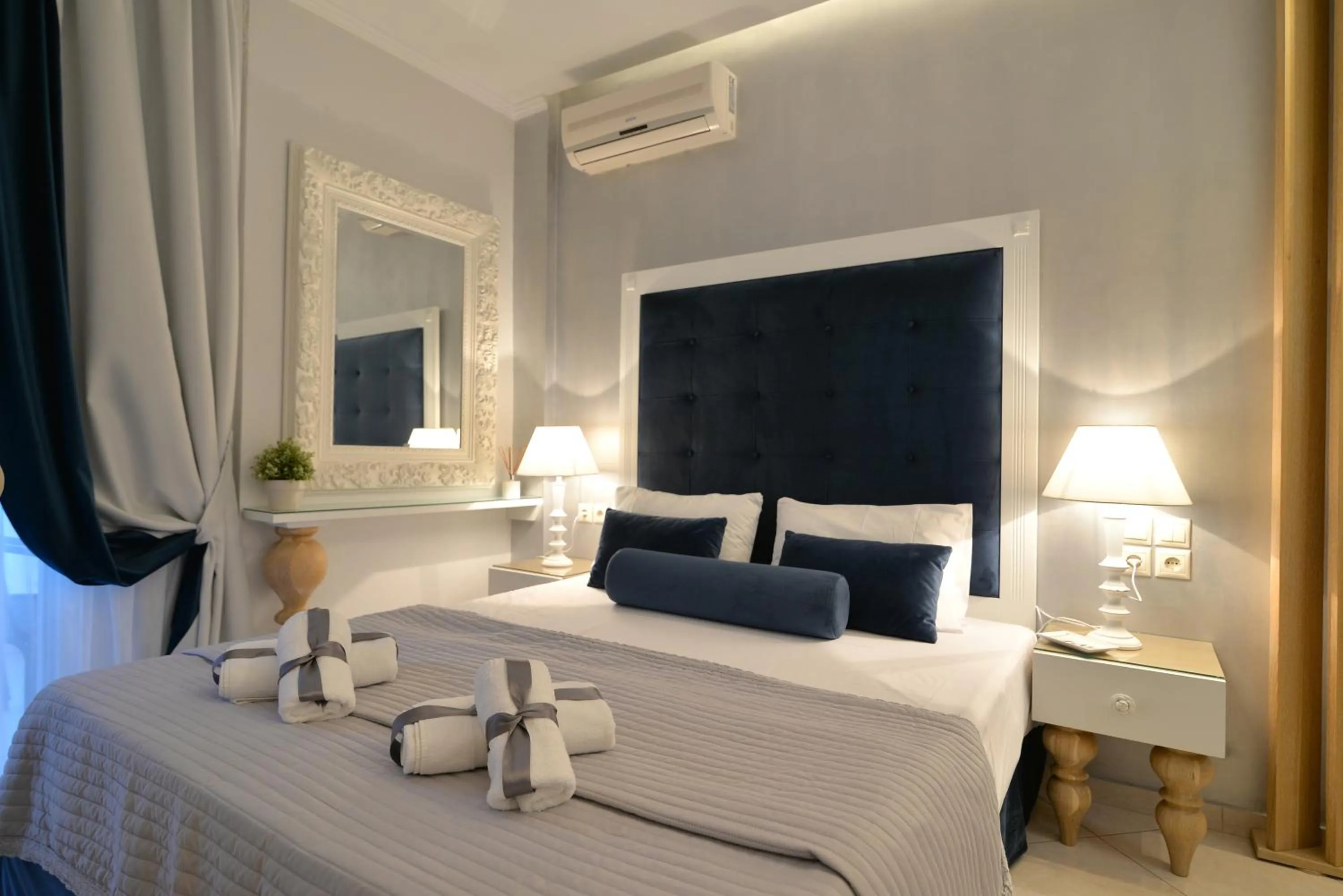 Bed in Epavlis Luxury apts