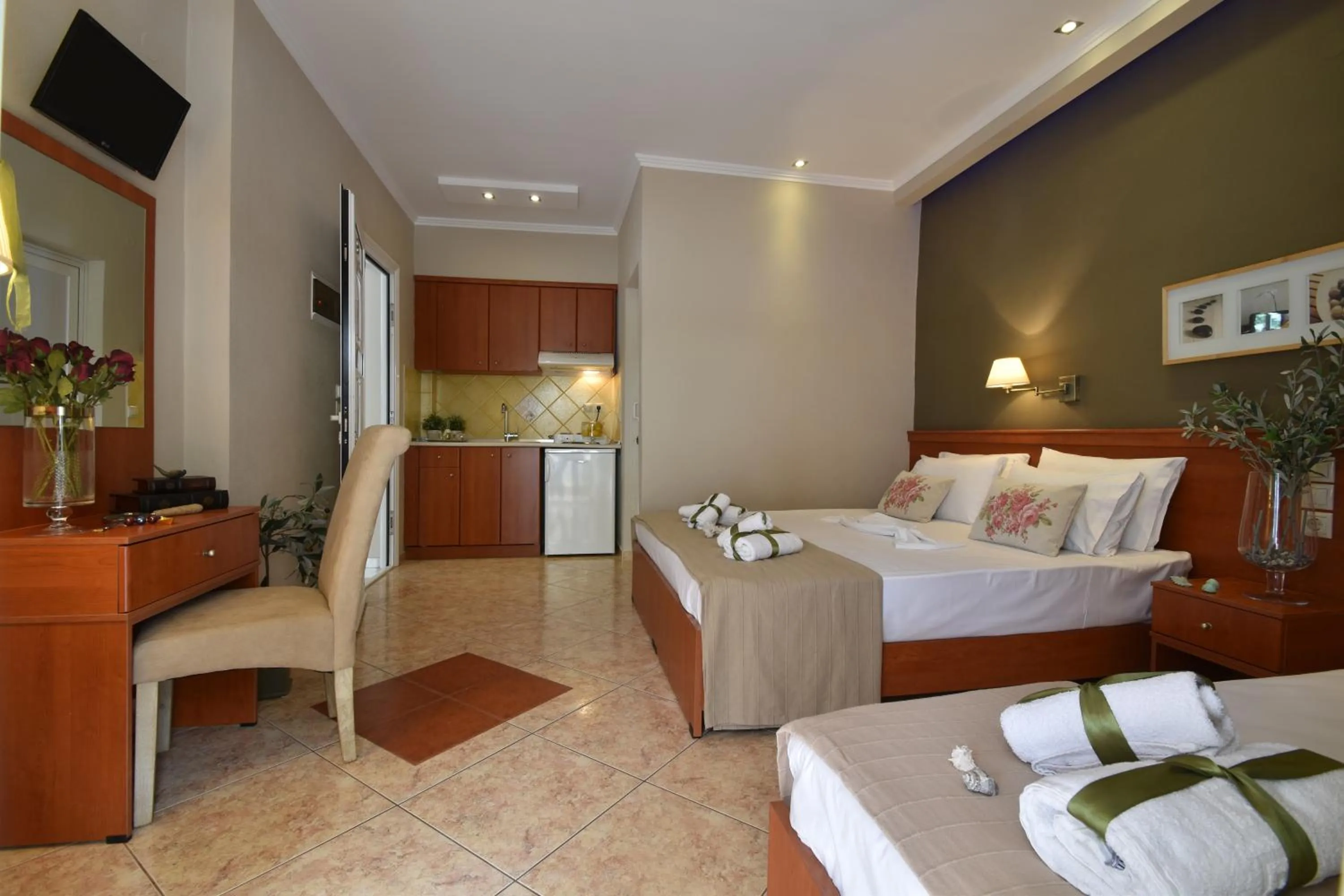 Bed in Epavlis Luxury apts