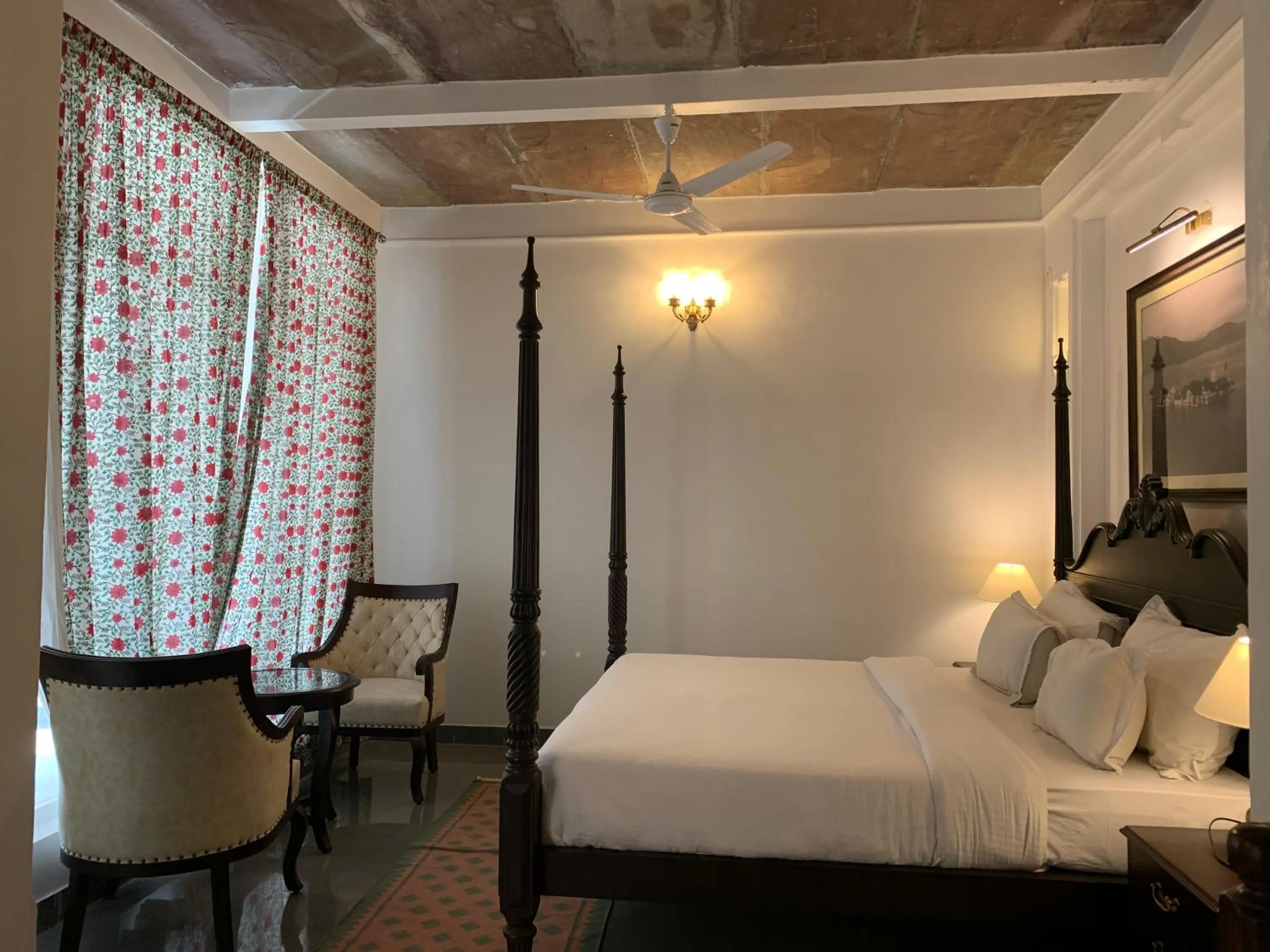 Bed in Aashiya Haveli