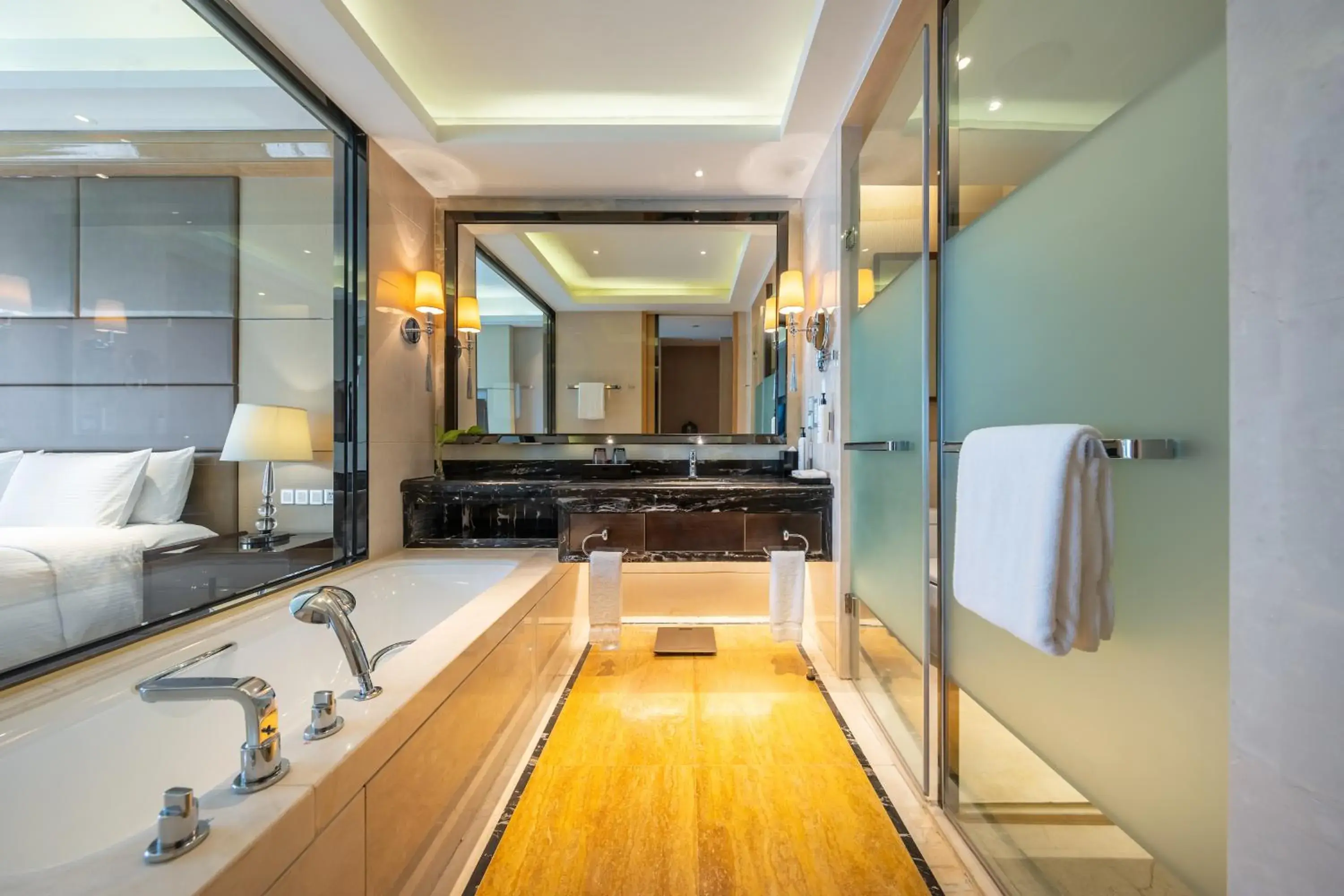 Executive King Room with Access to the Executive Lounge in Wanda Realm Langfang Executive King Room with Access to the Executive Lounge in Wanda Realm Langfang