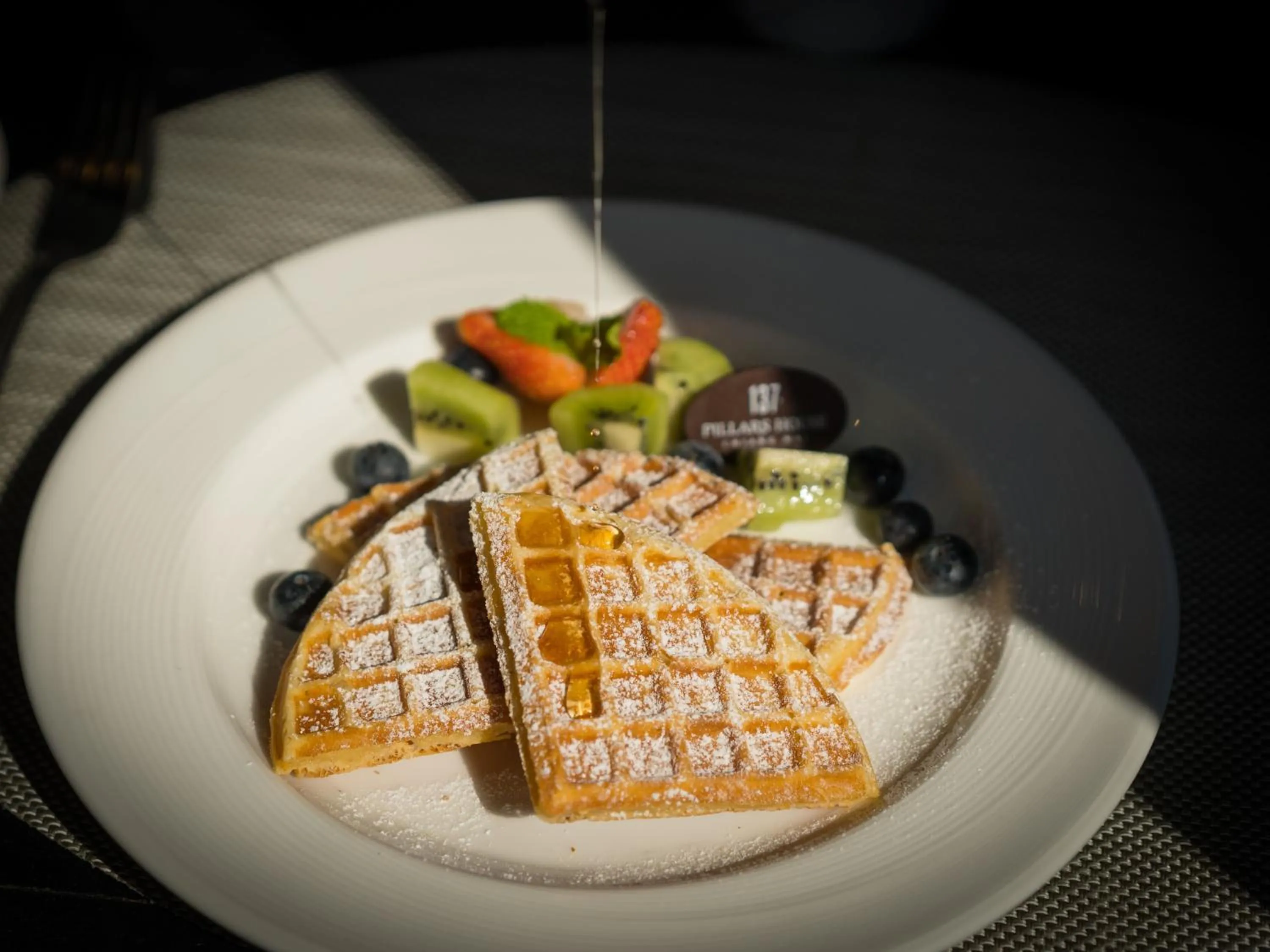 Breakfast in 137 Pillars House