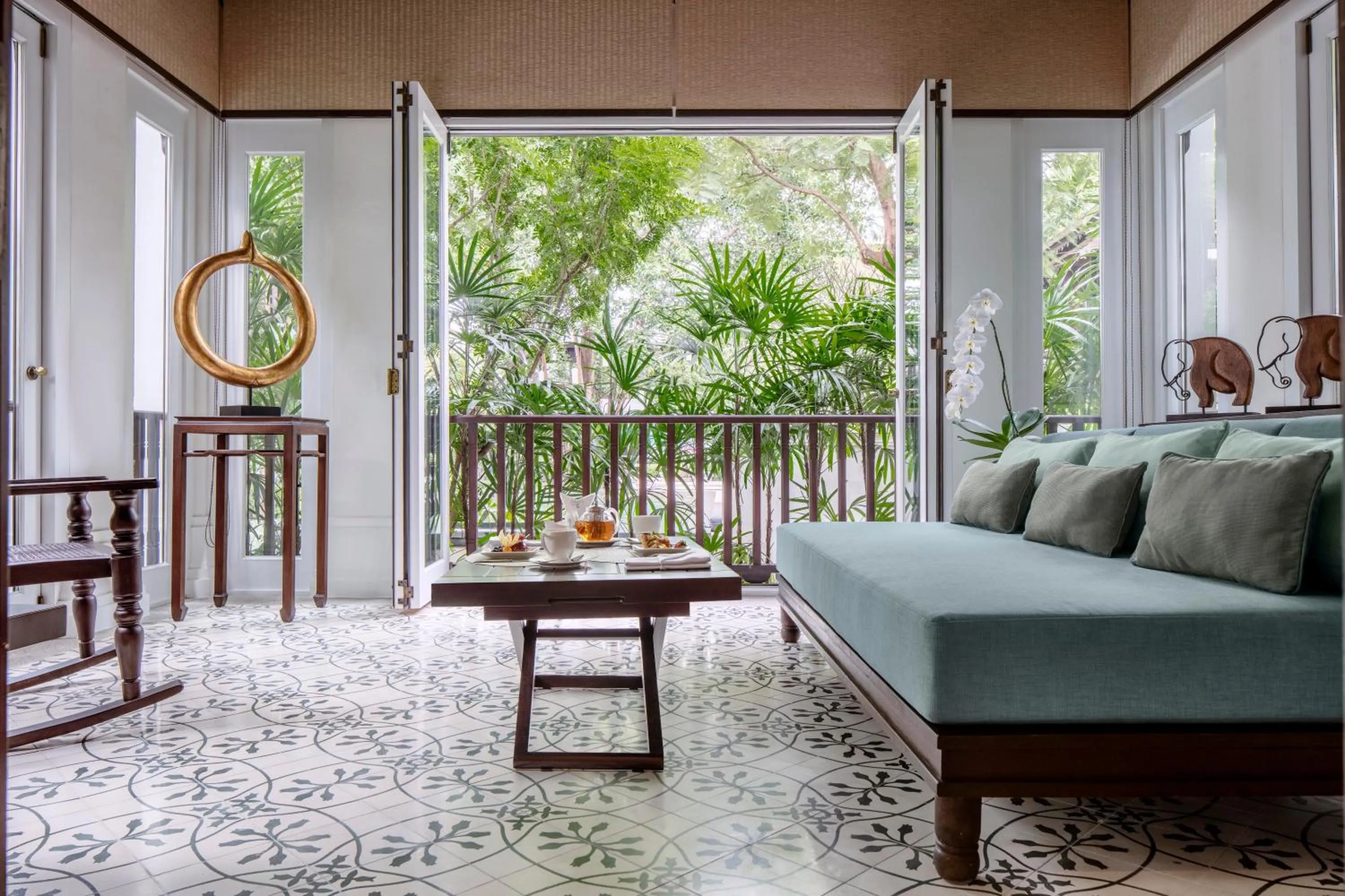 Seating area in 137 Pillars House