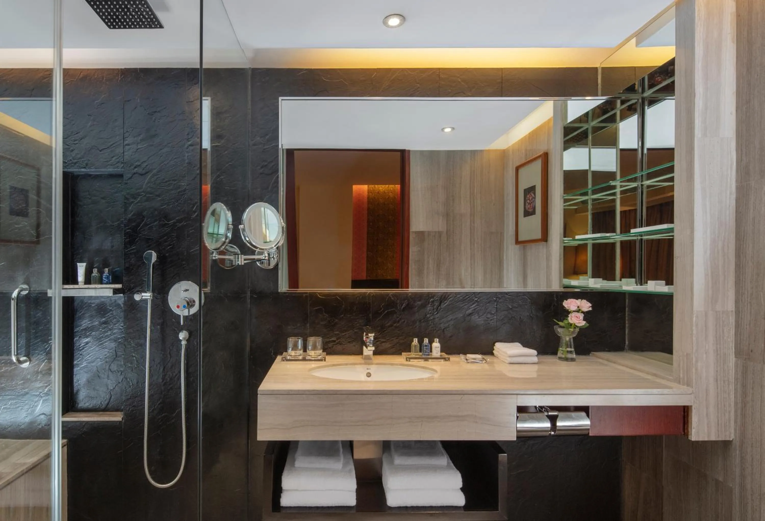 Bathroom in Radisson Blu Hotel Liuzhou