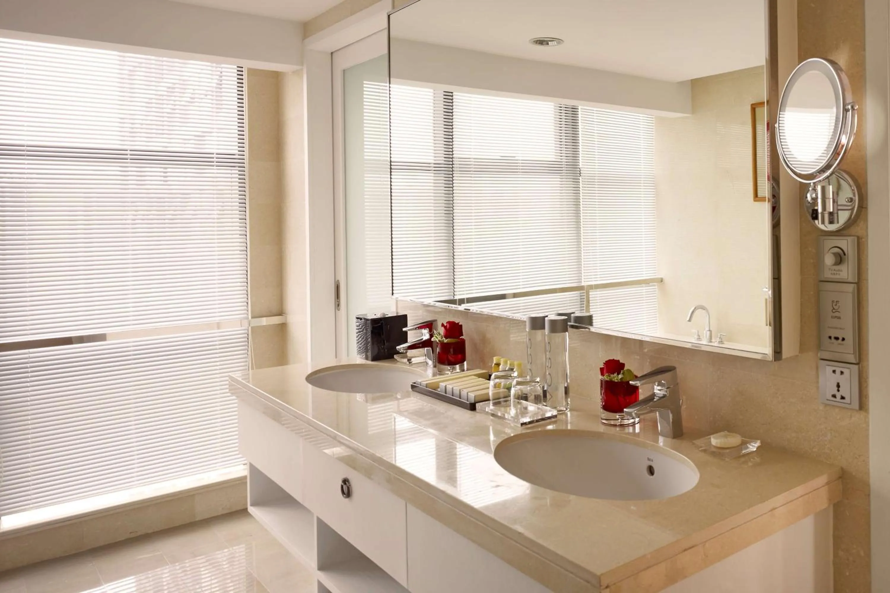 Photo of the whole room in Radisson Blu Hotel Liuzhou