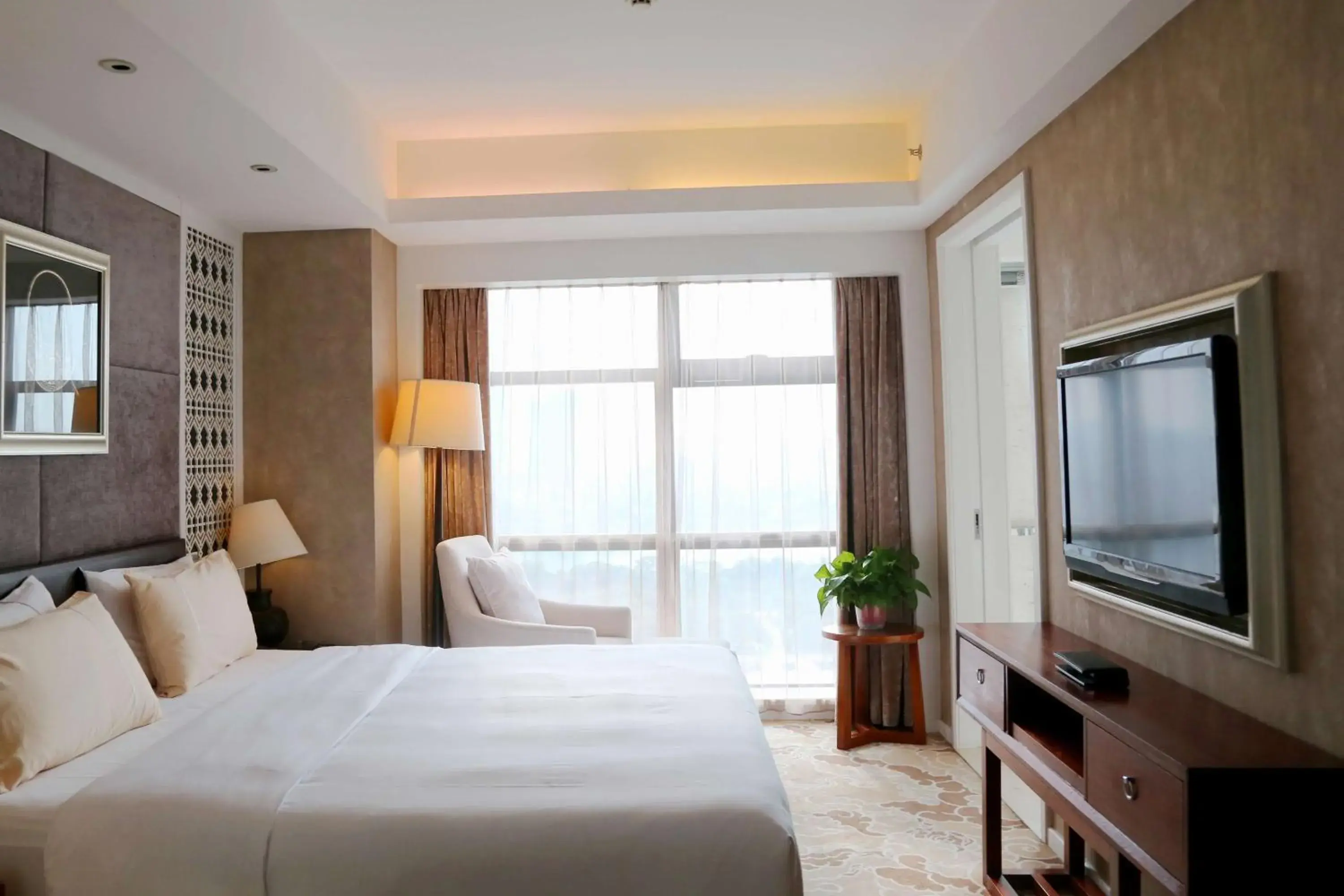 Two-Bedroom Suite with River View - single occupancy in Radisson Blu Hotel Liuzhou Two-Bedroom Suite with River View - single occupancy in Radisson Blu Hotel Liuzhou
