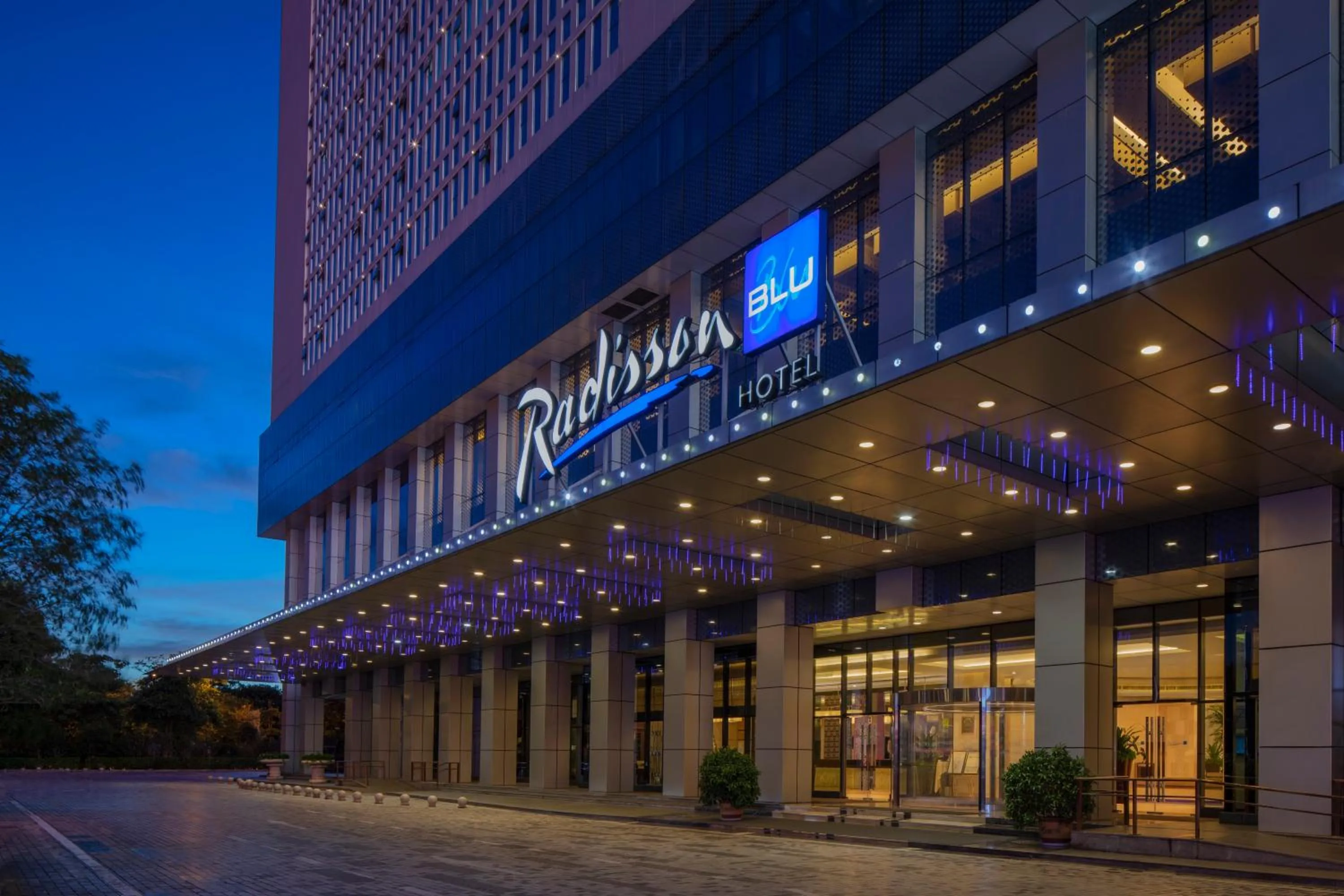 Facade/entrance in Radisson Blu Hotel Liuzhou