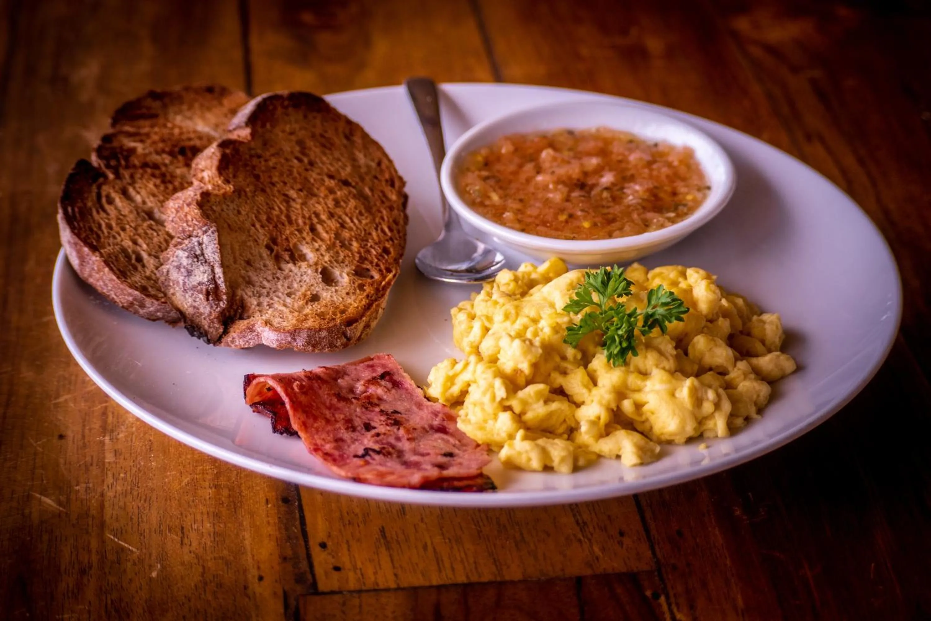 Food and drinks in Mango Lodge