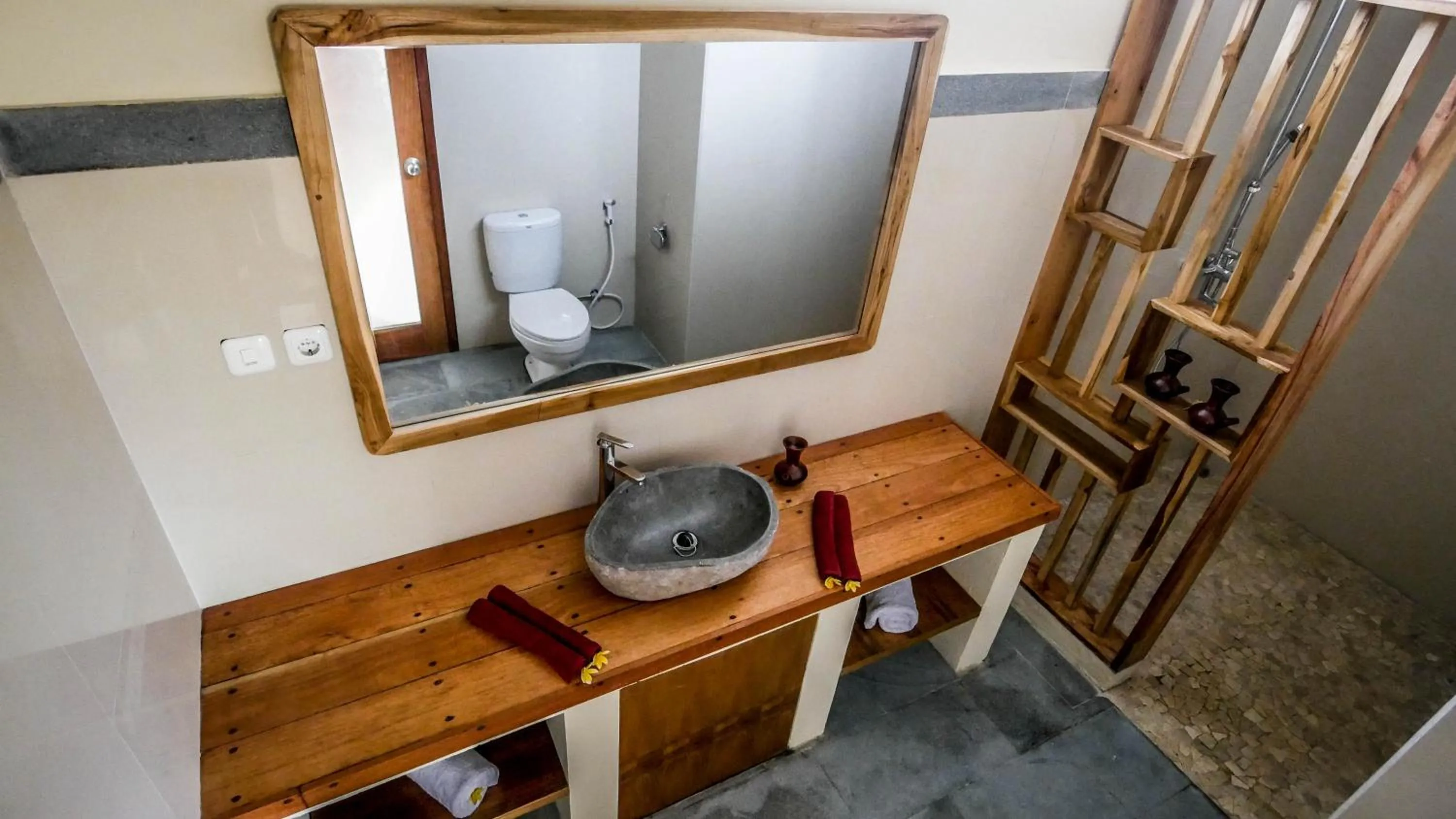 Bathroom in Mango Lodge