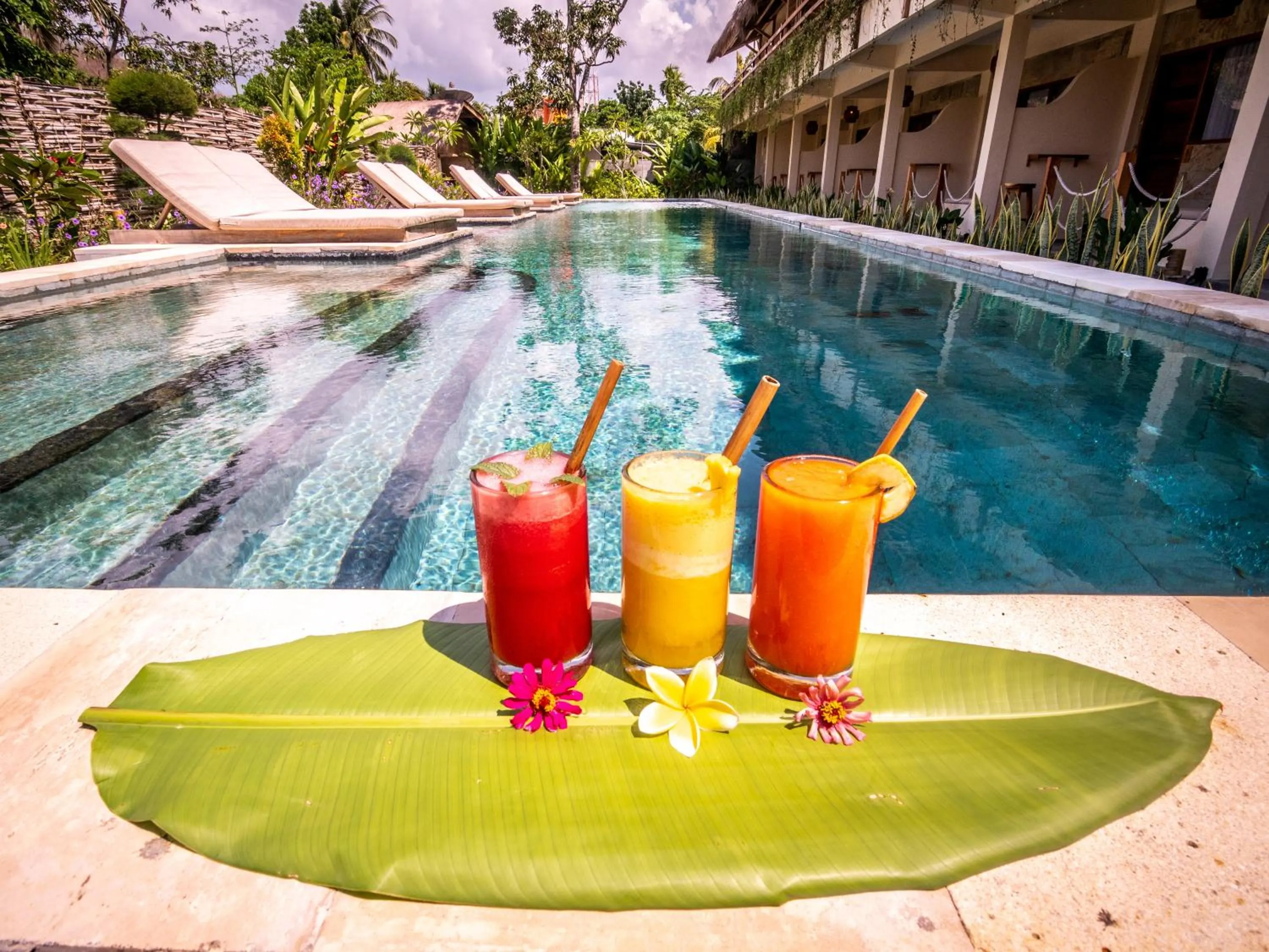 Swimming pool in Mango Lodge