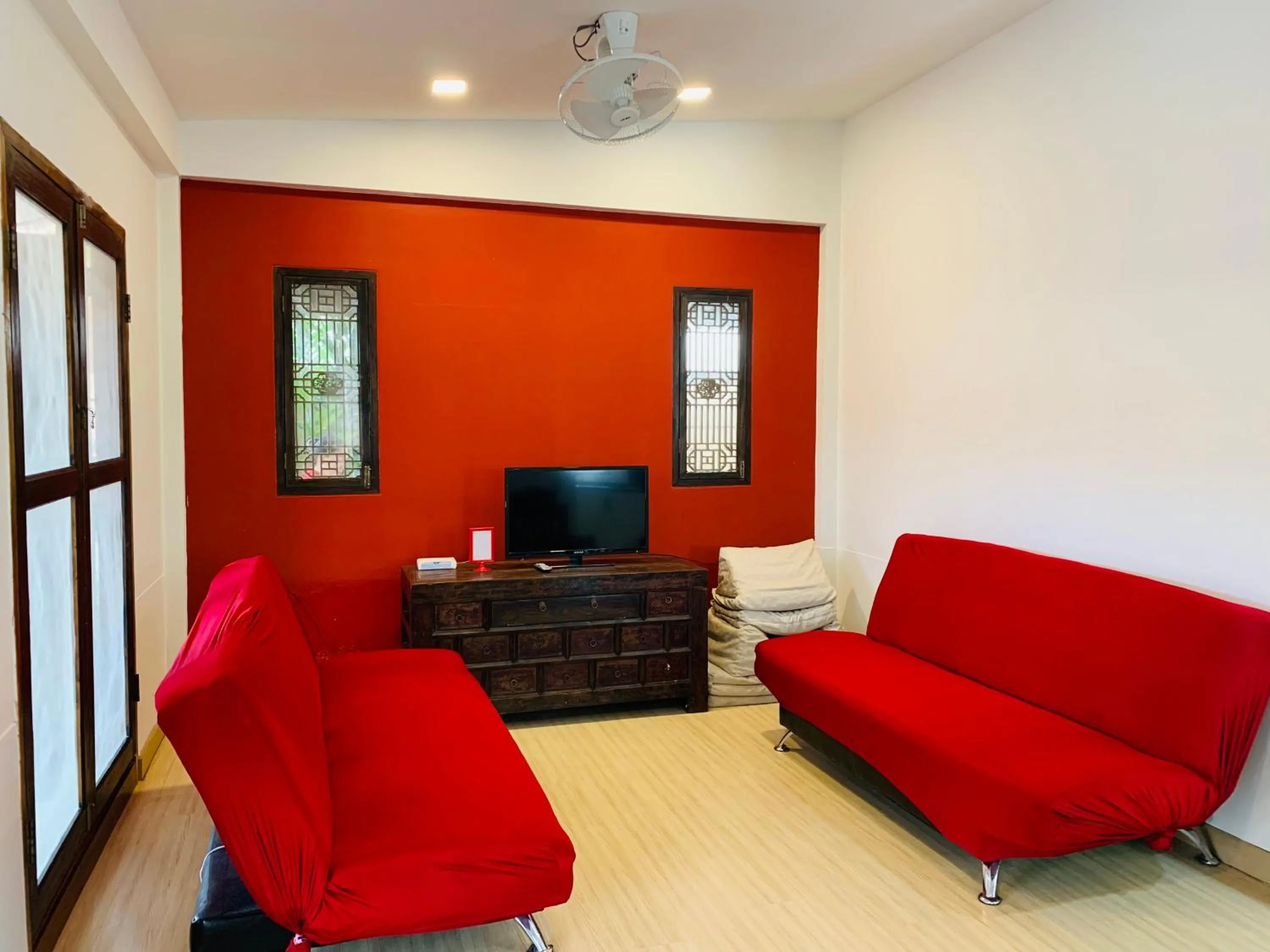TV and multimedia in BTC Hua Hin Home managed by BTC Boutique Resort