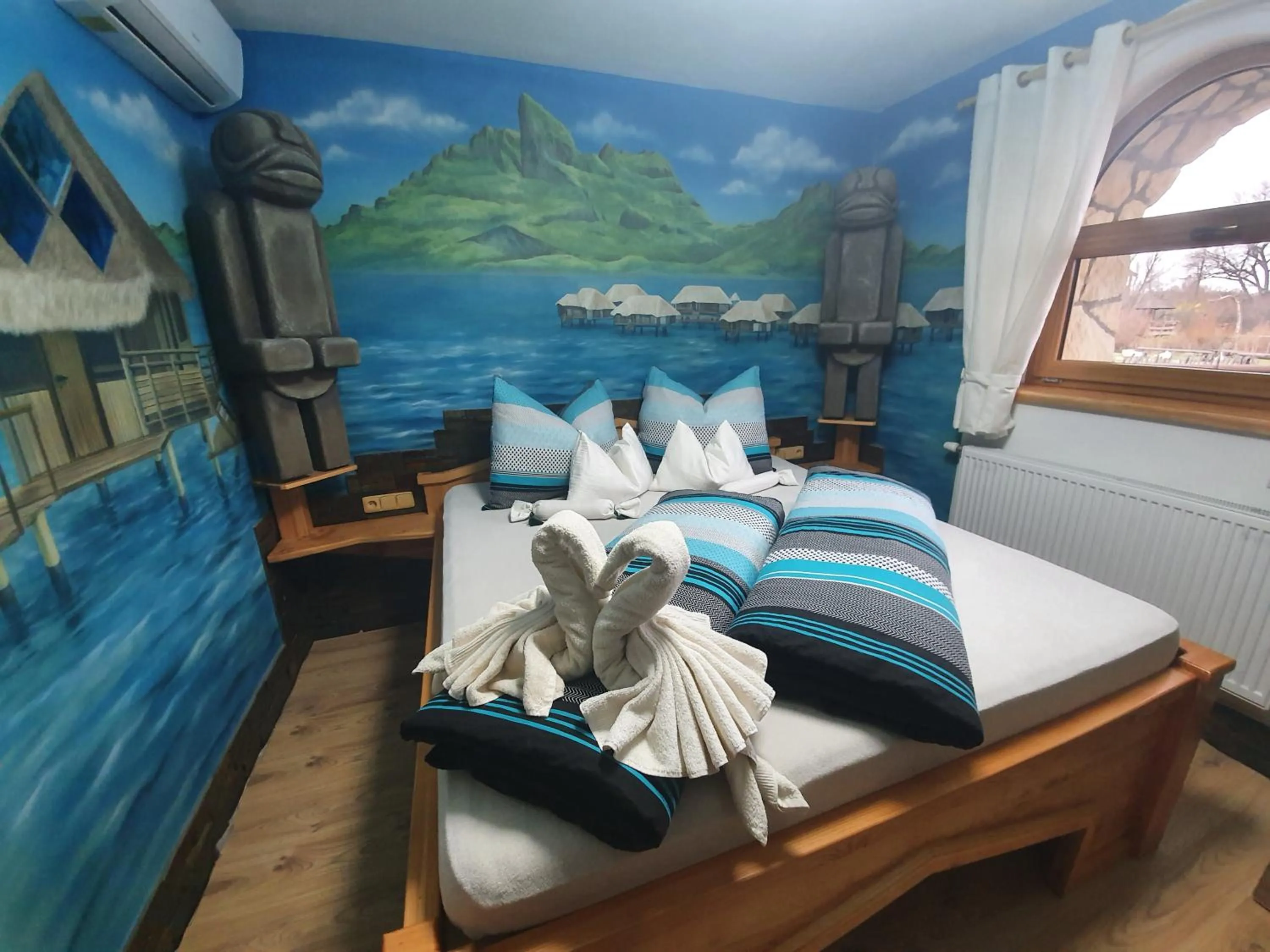 Decorative detail, Bed in Resort Svět