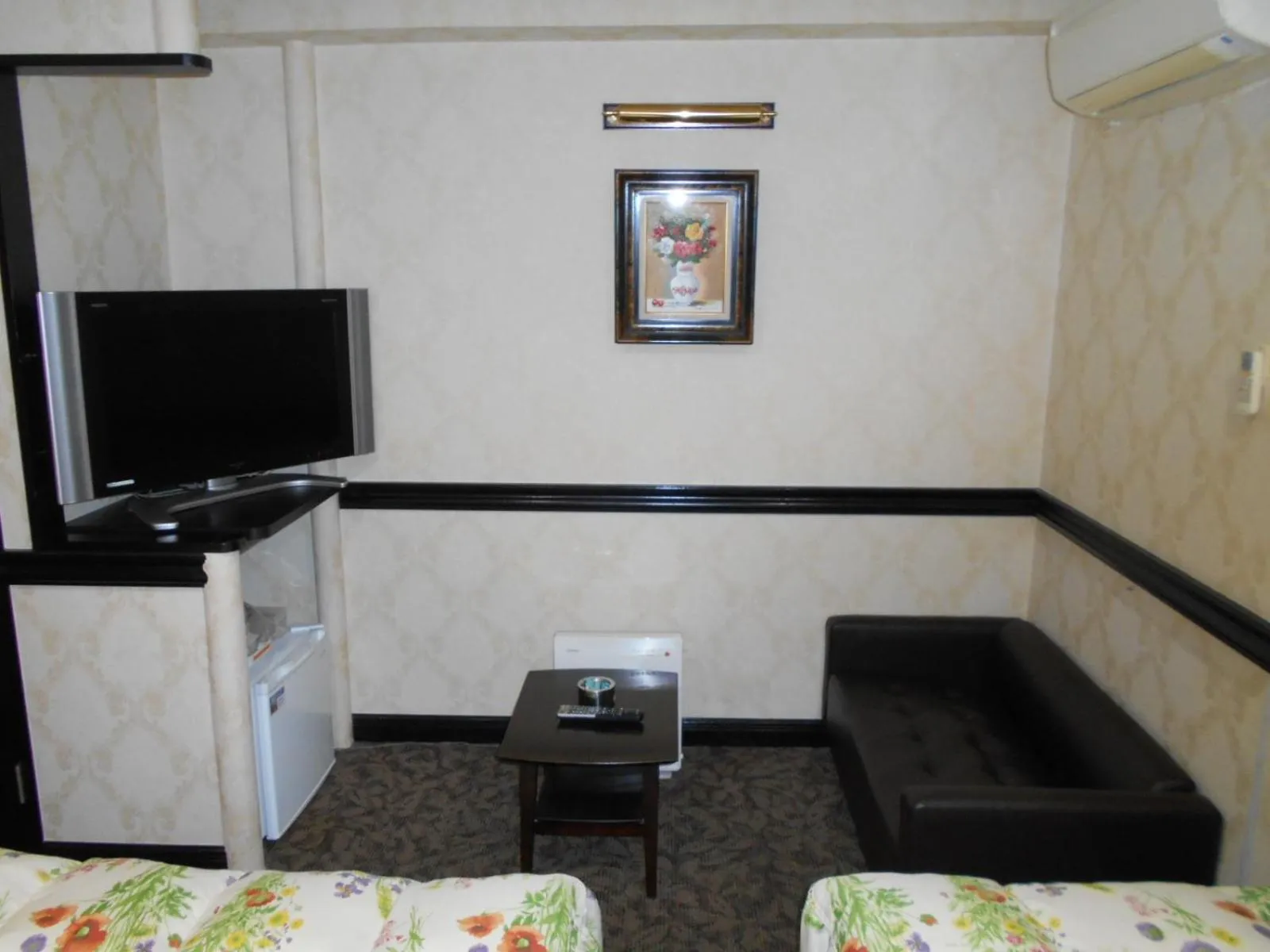 Bed in Nishikawaguchi Station Hotel Stay Lounge