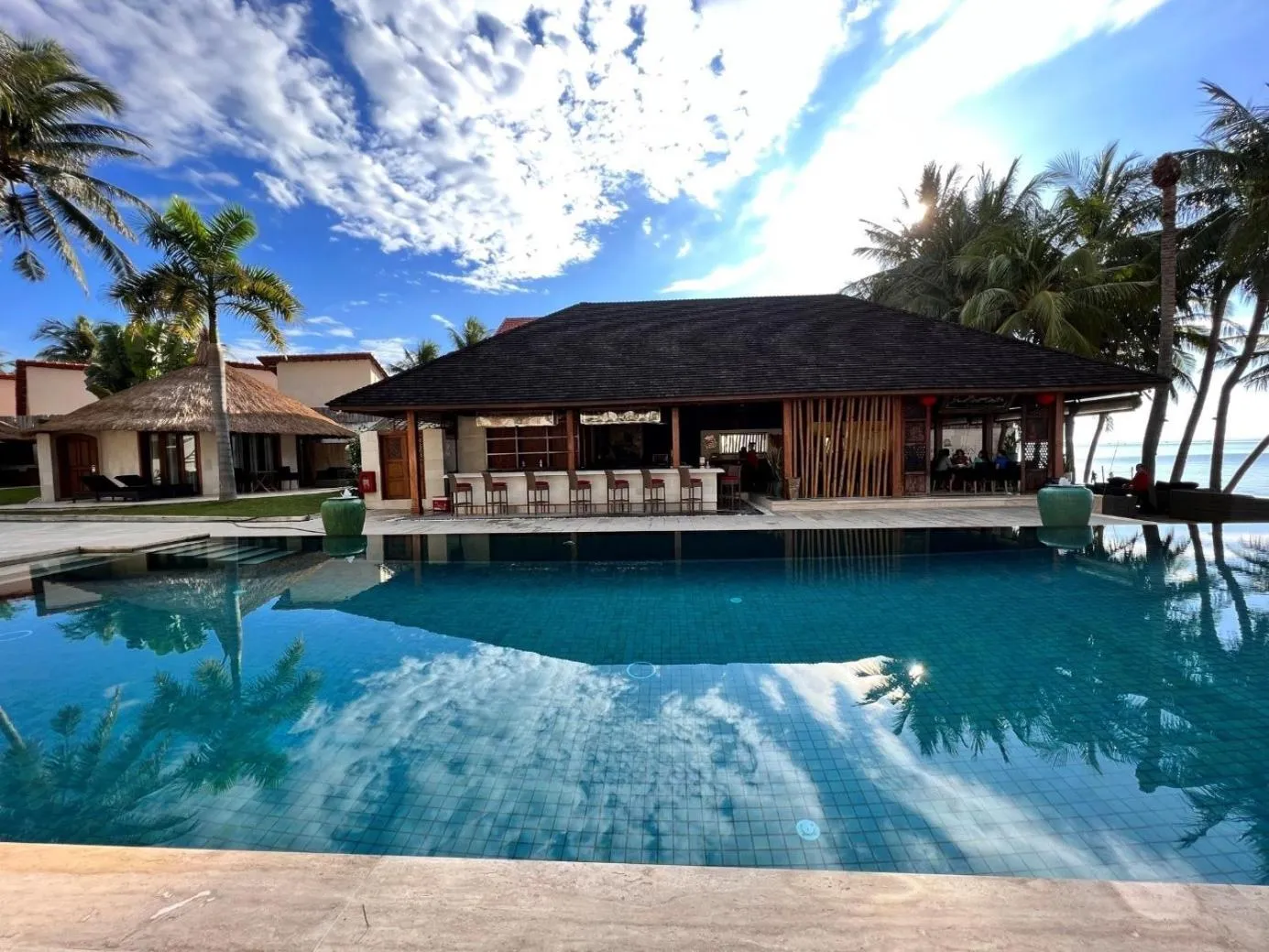 Restaurant/places to eat in Sunsea Resort