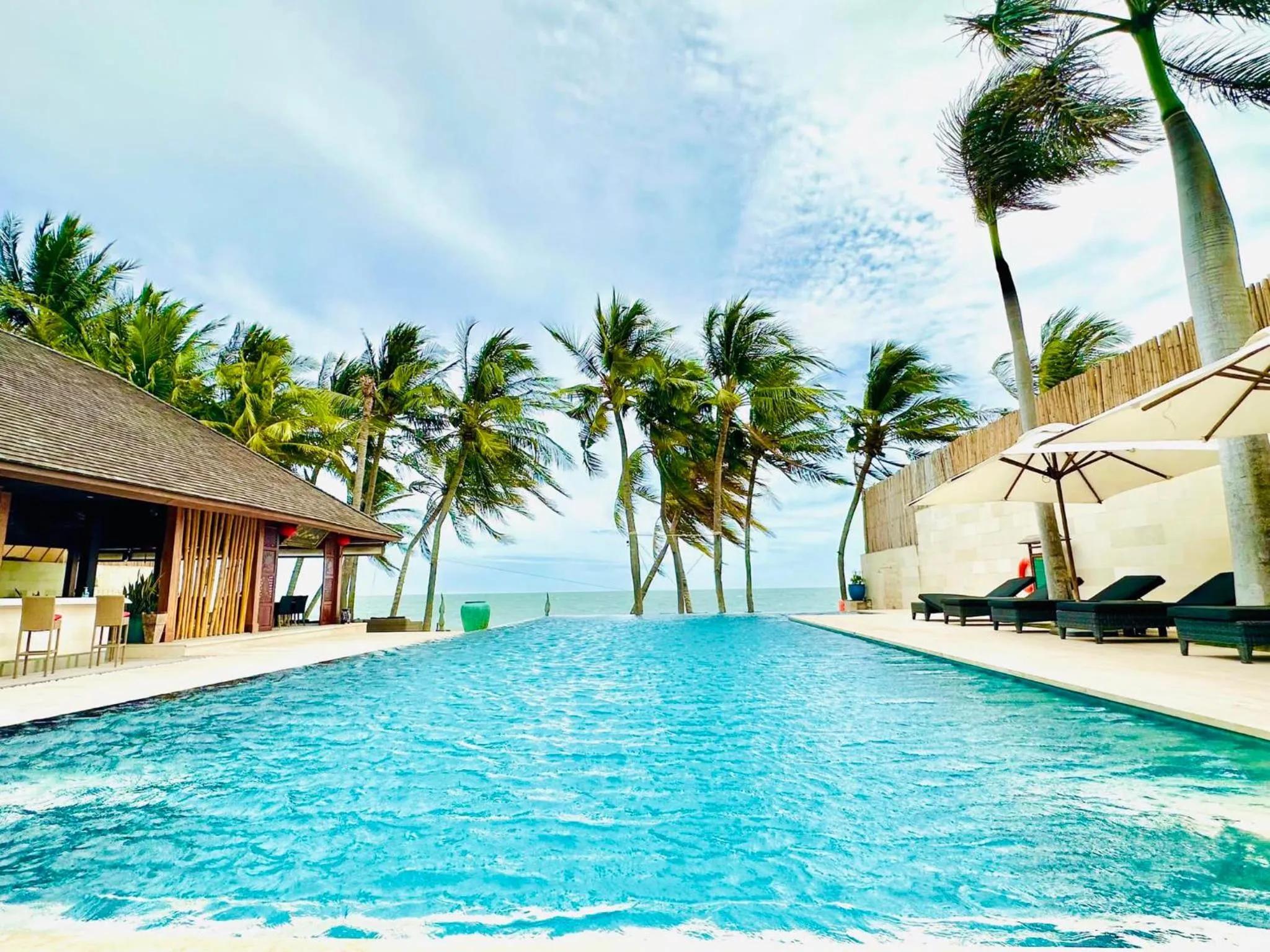 Restaurant/places to eat in Sunsea Resort