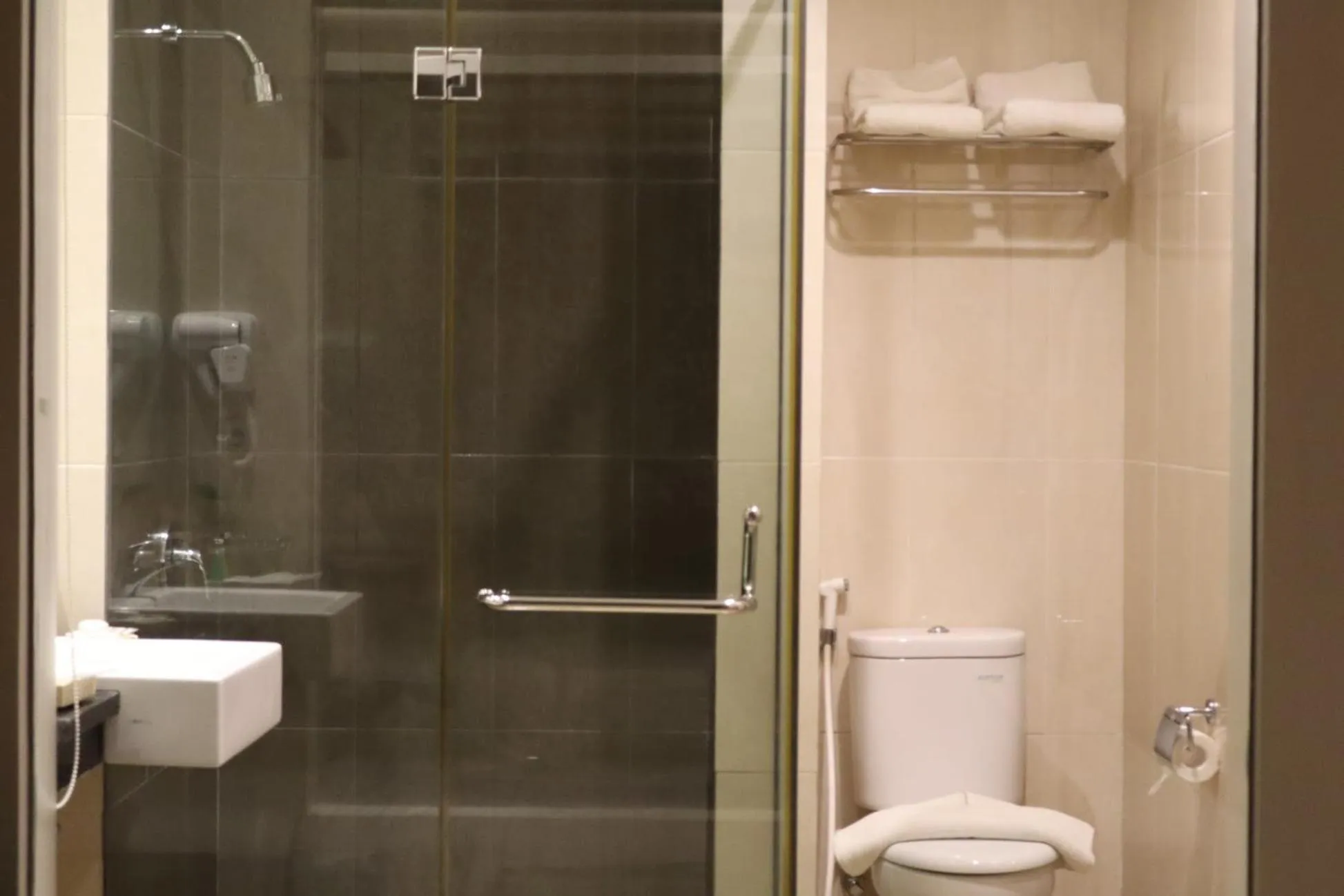 Bathroom in The Victoria Hotel Yogyakarta