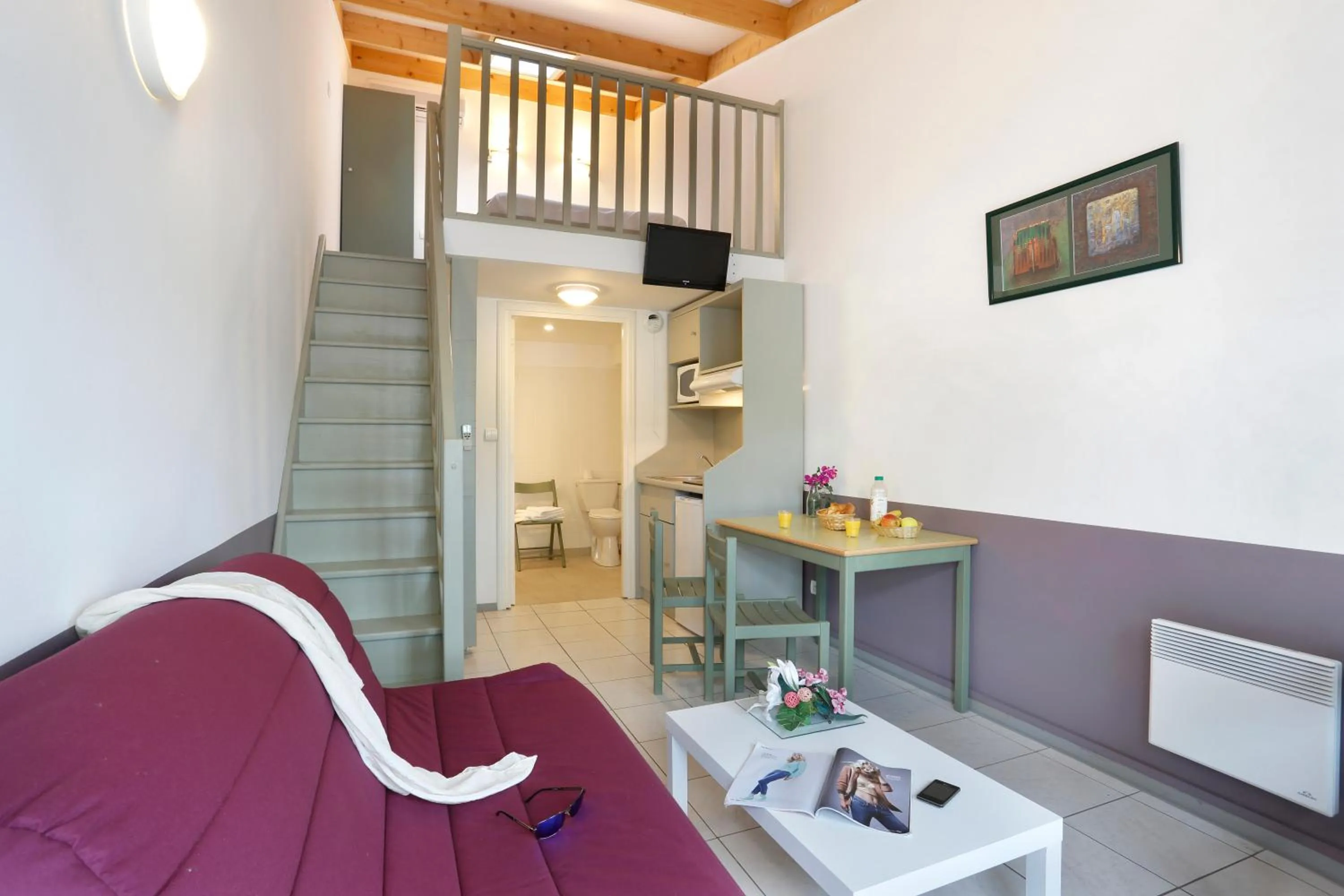 Living room, Bed in Vacancéole - Résid'Price