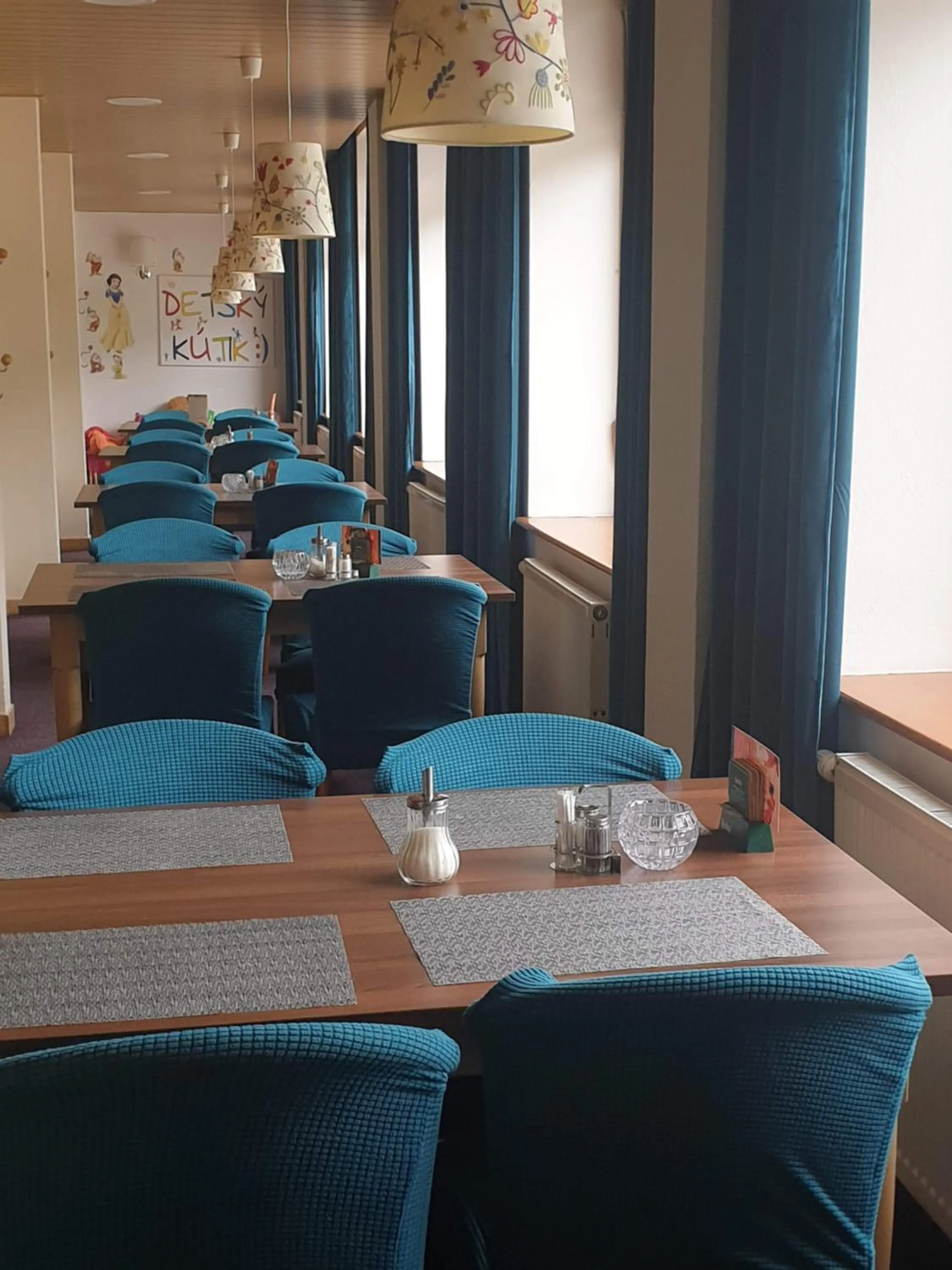 Restaurant/places to eat in Hotel Gold