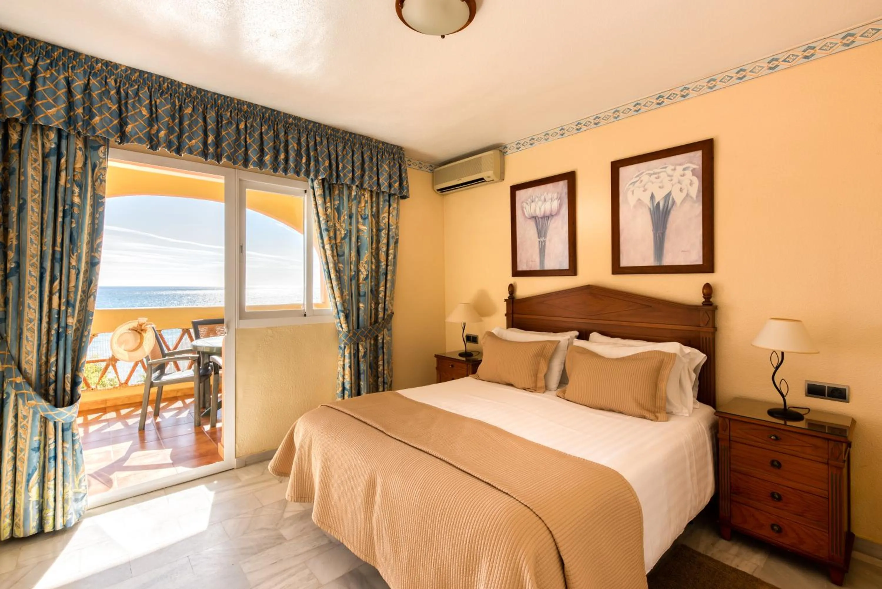 Bedroom, Bed in Macdonald Doña Lola Resort