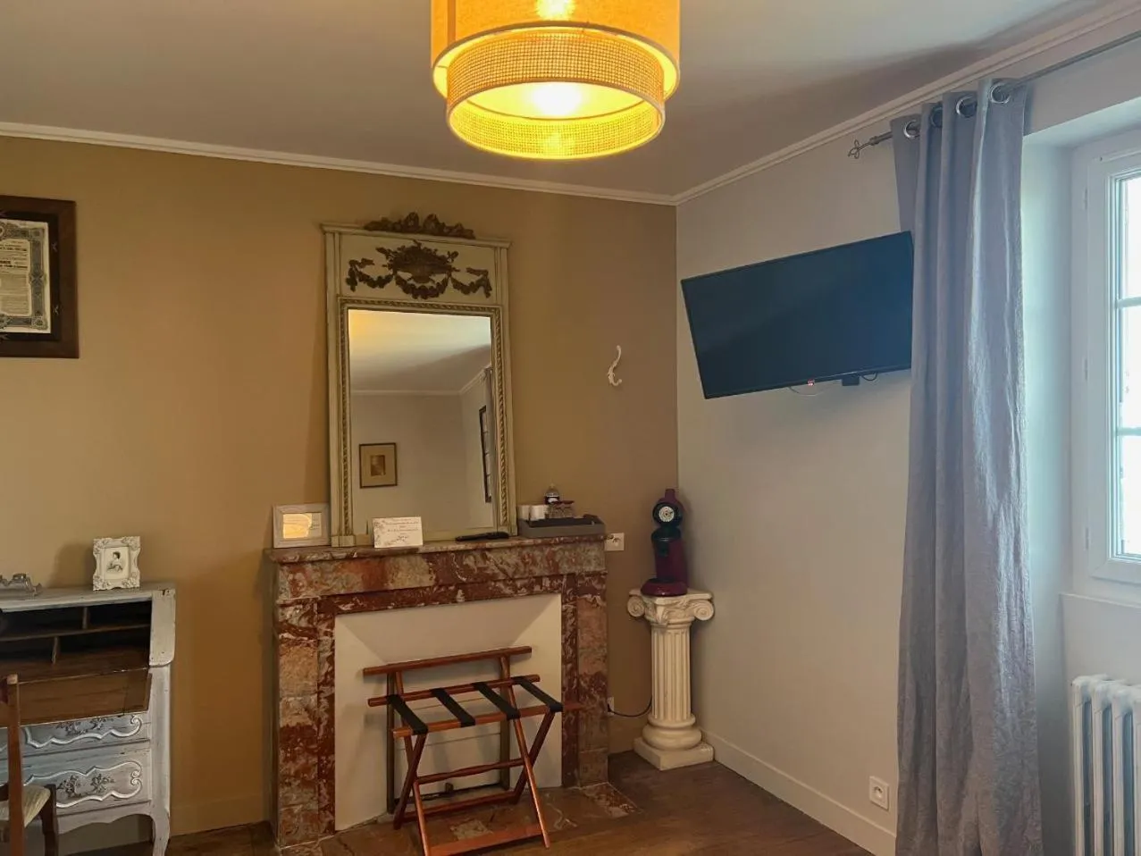 Bedroom in Les Tuileries de Chanteloup