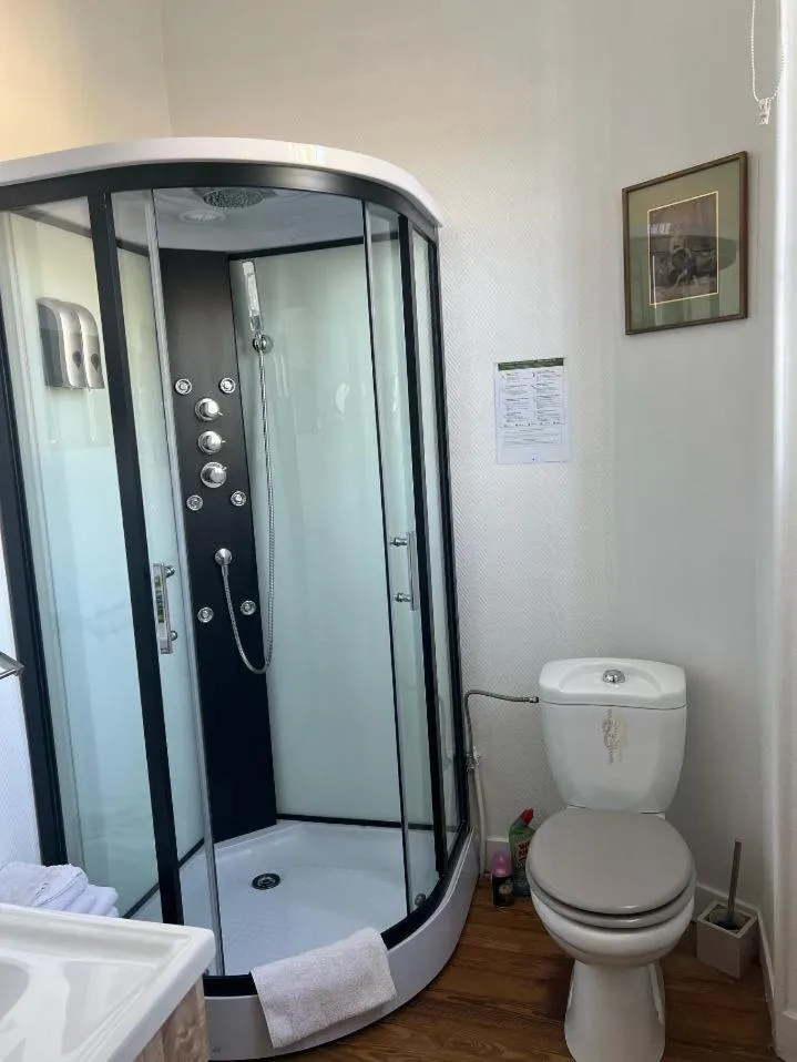 Bathroom in Les Tuileries de Chanteloup