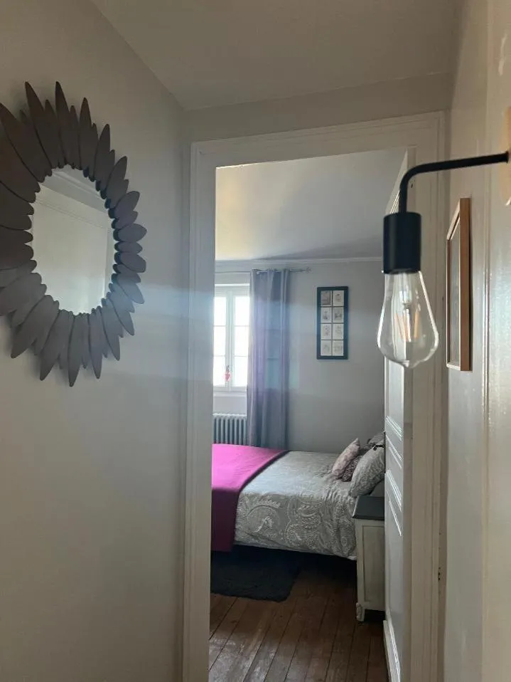 Bedroom, Bed in Les Tuileries de Chanteloup